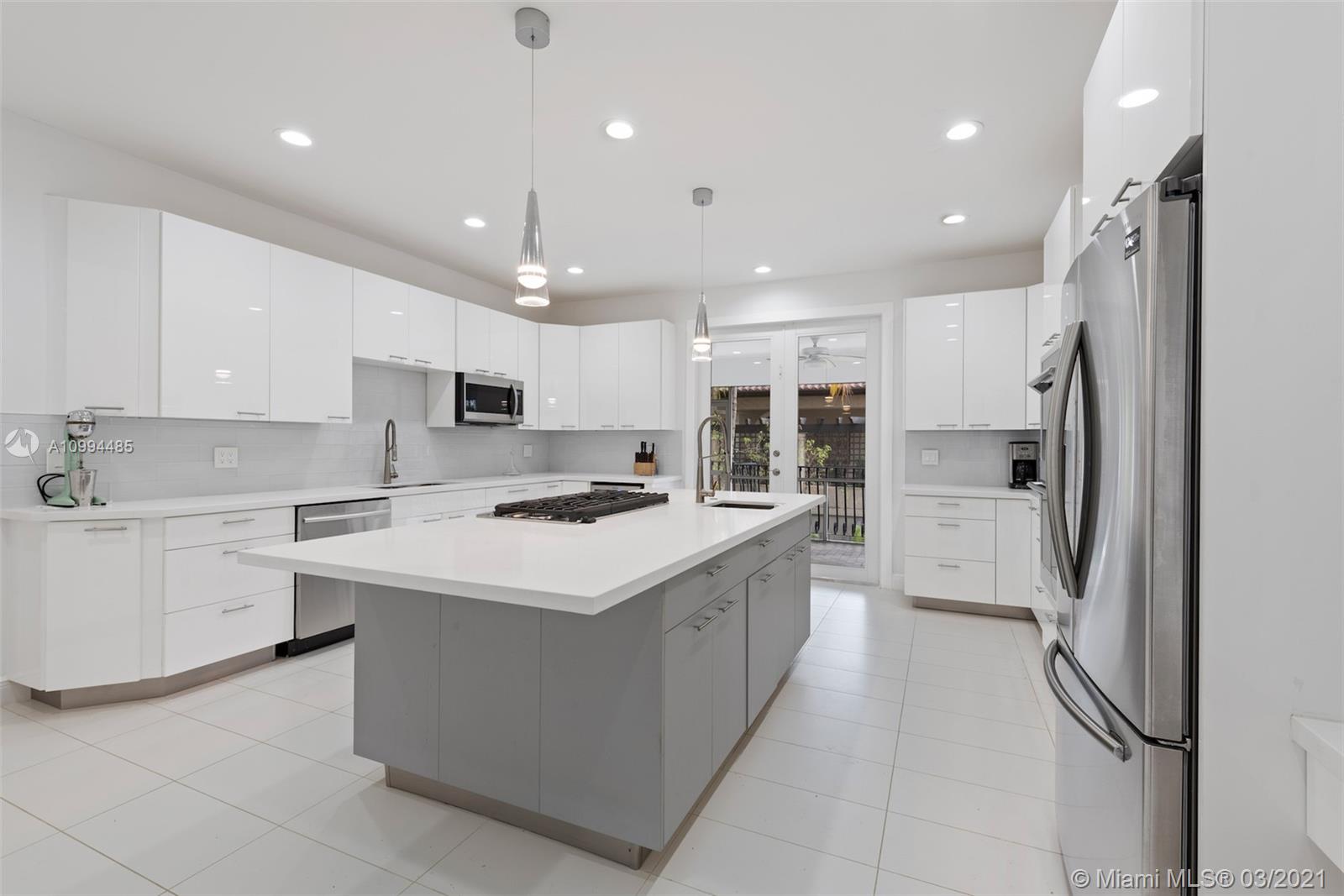 3600 Curtiss Ln Miami, FL 33133