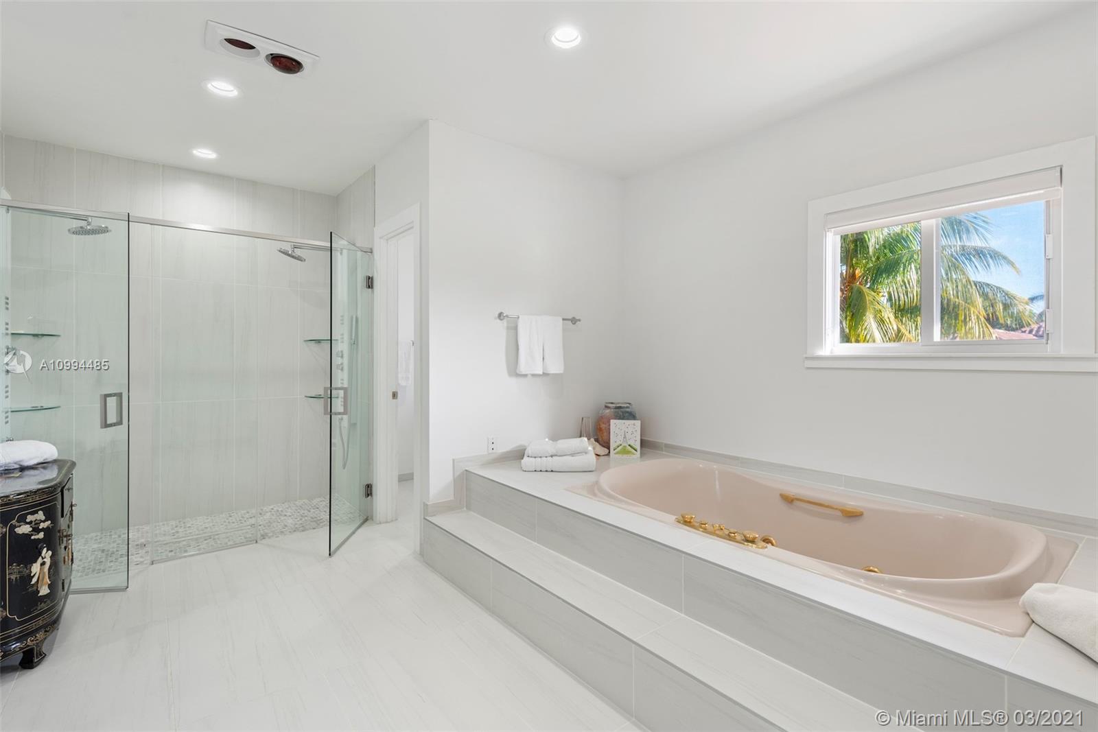 3600 Curtiss Ln Miami, FL 33133