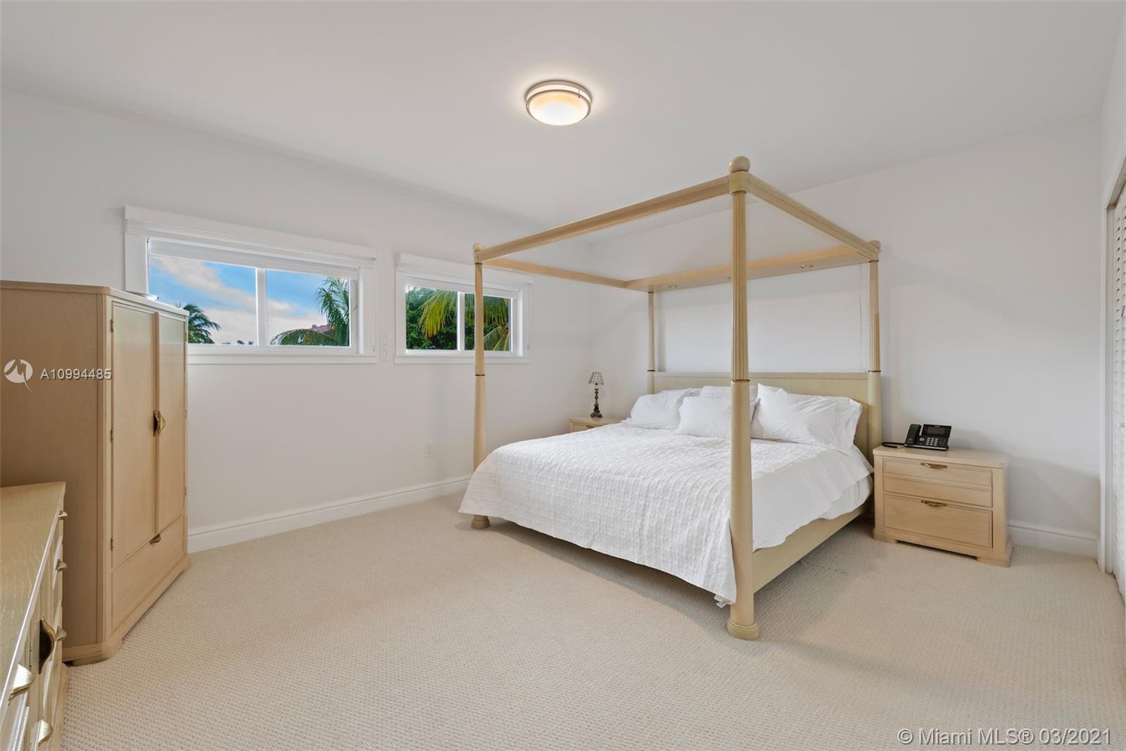 3600 Curtiss Ln Miami, FL 33133