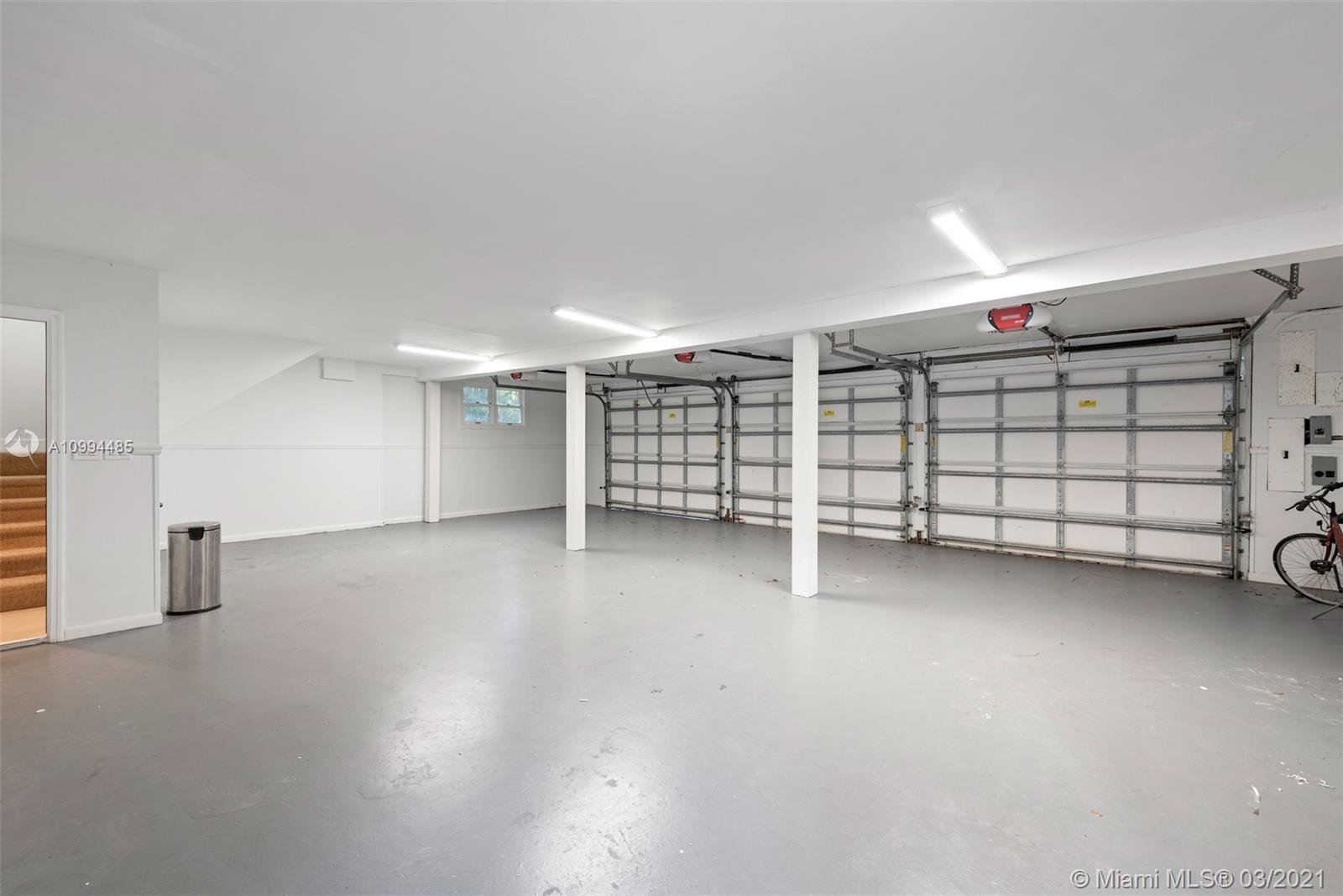 3600 Curtiss Ln Miami, FL 33133