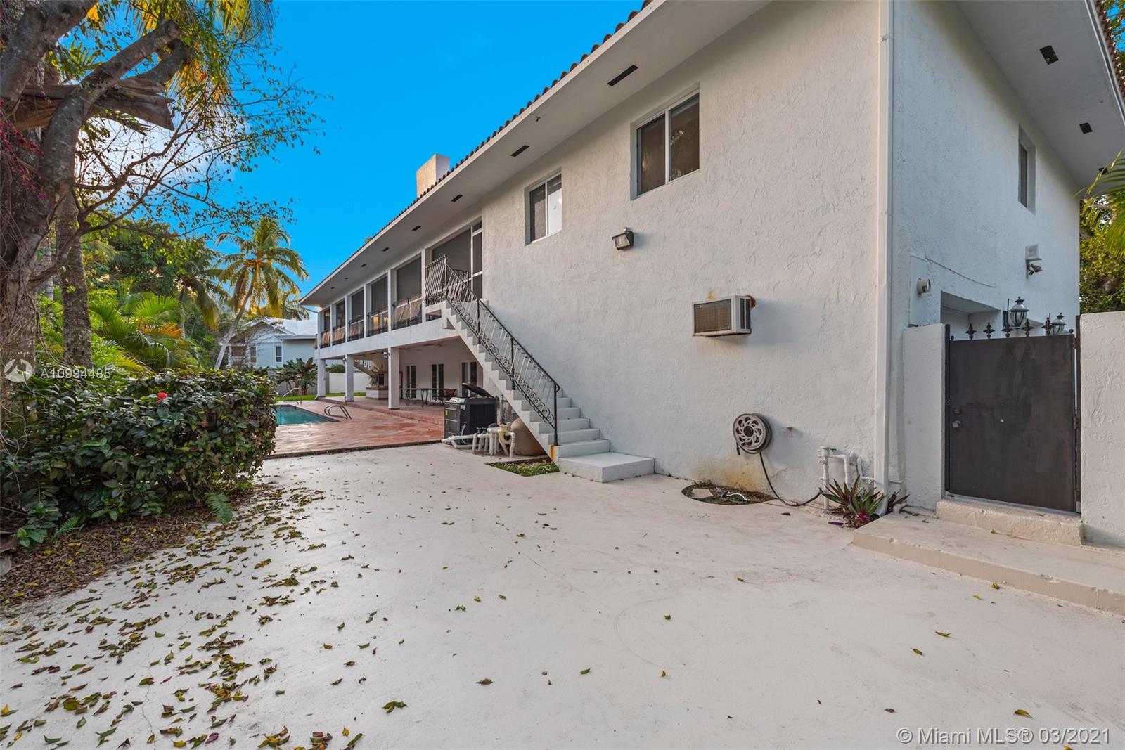 3600 Curtiss Ln Miami, FL 33133