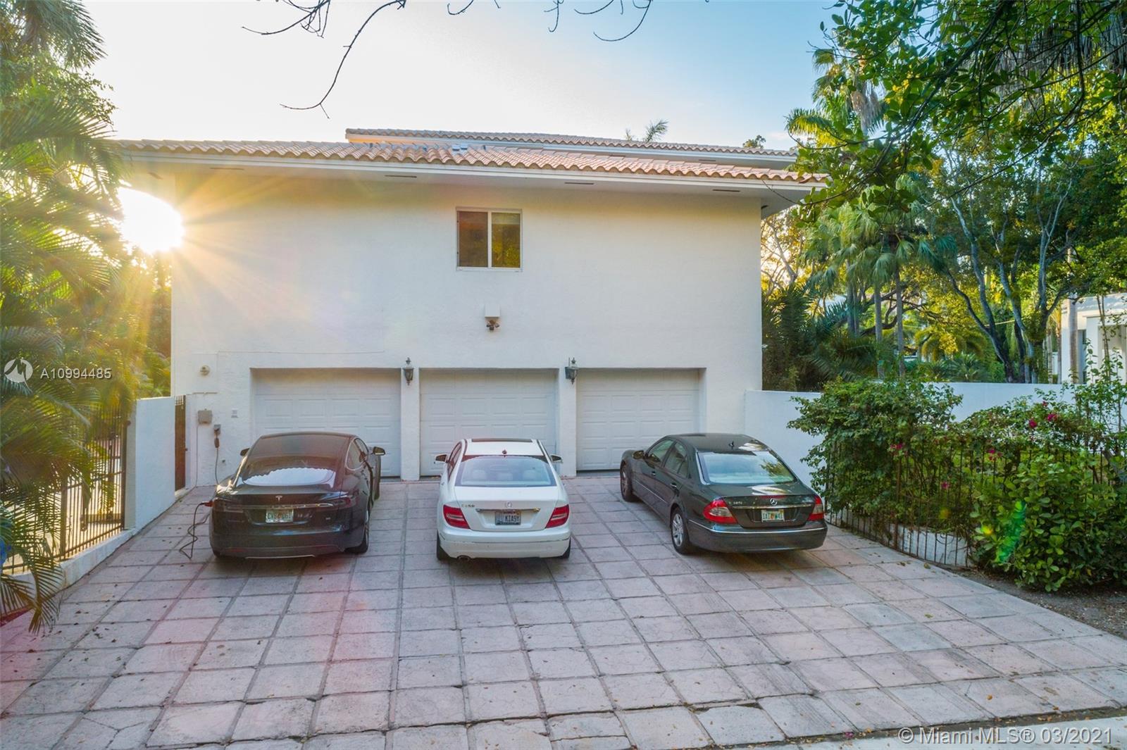 3600 Curtiss Ln Miami, FL 33133