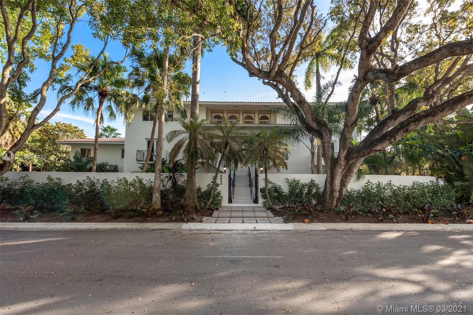 3600 Curtiss Ln Miami, FL 33133