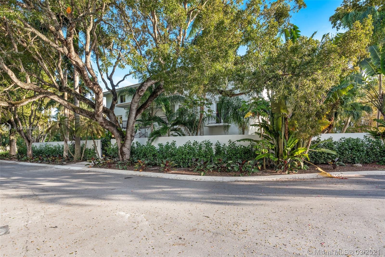 3600 Curtiss Ln Miami, FL 33133