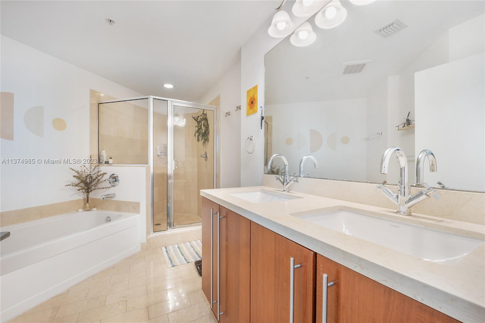 79 SW 12th St #3007-S Miami, FL 33130