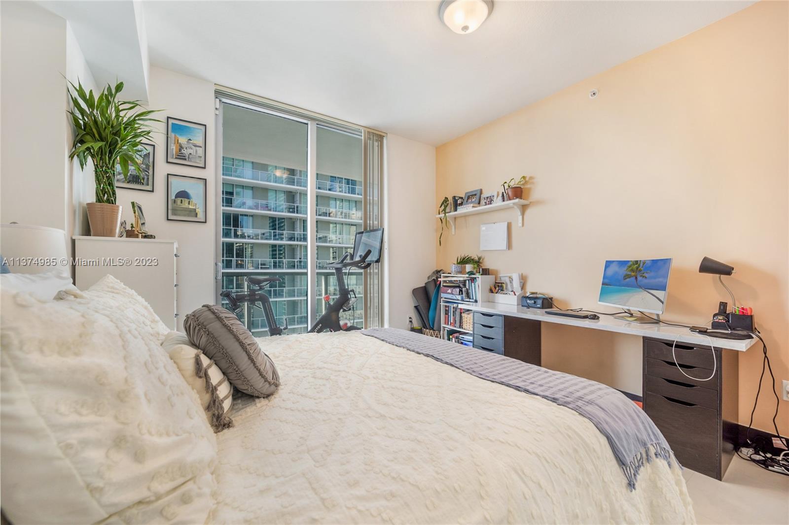 79 SW 12th St #3007-S Miami, FL 33130