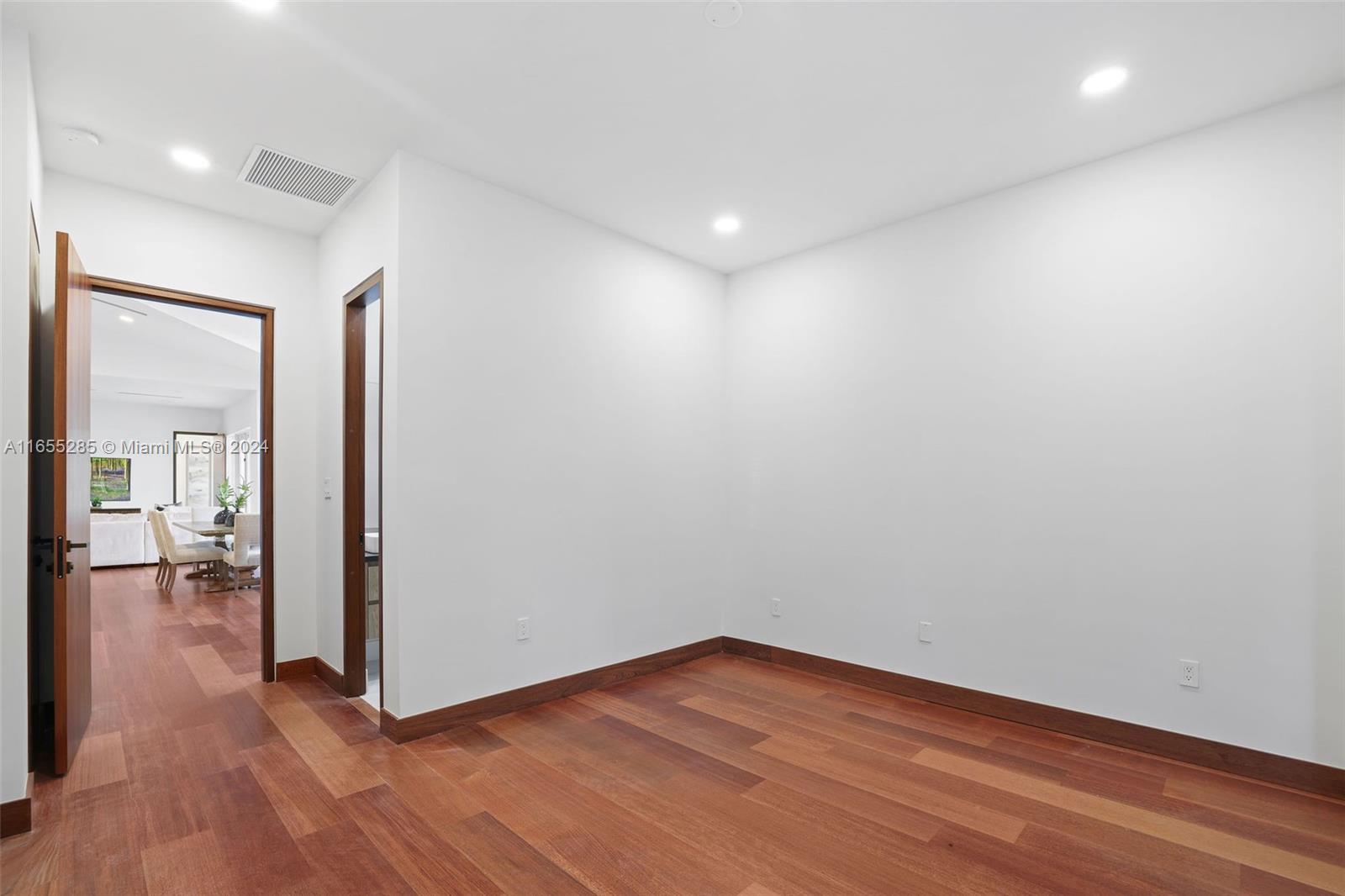 543 Hibiscus Dr Hallandale Beach, FL 33009