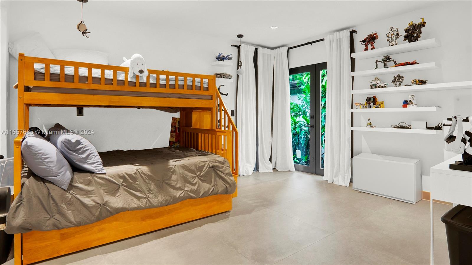 63 SW 31st Rd #63 Miami, FL 33129