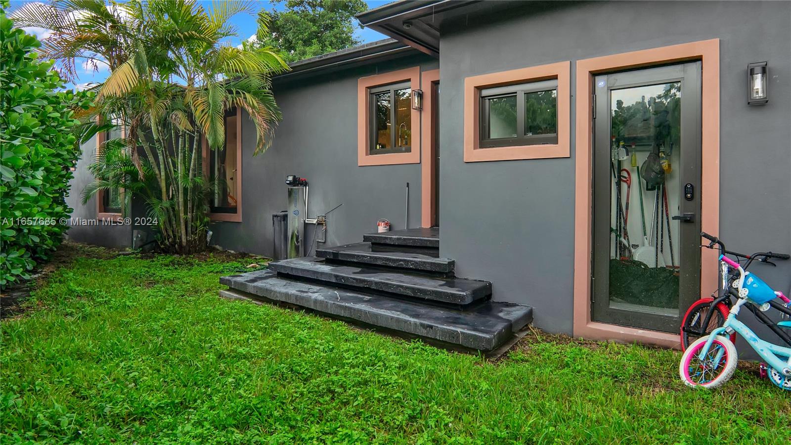 63 SW 31st Rd #63 Miami, FL 33129