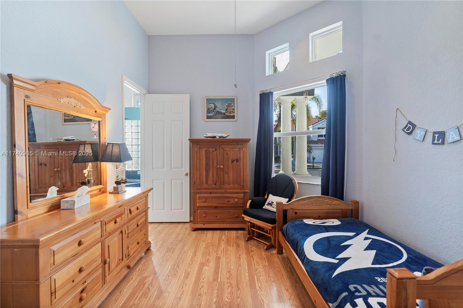 1113 SW 156th Ter Pembroke Pines, FL 33027