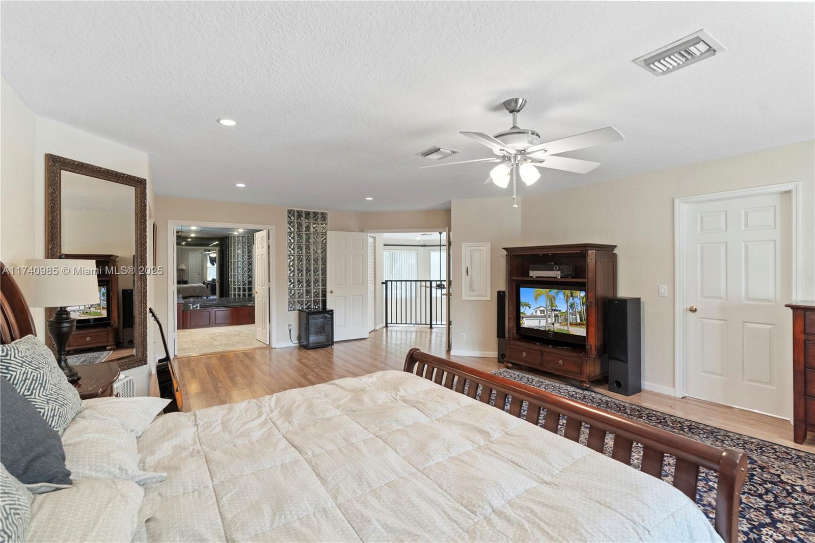 1113 SW 156th Ter Pembroke Pines, FL 33027