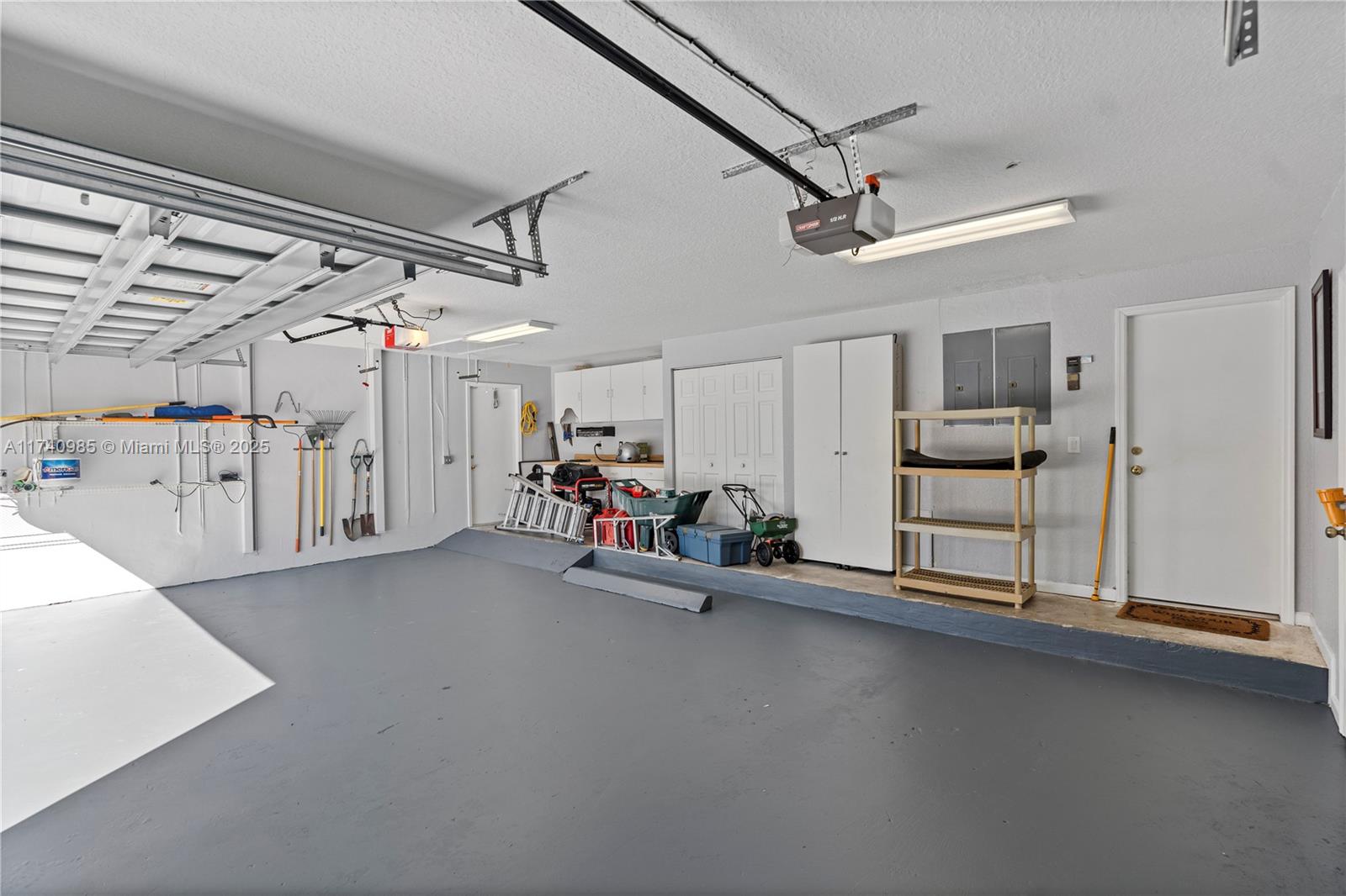 1113 SW 156th Ter Pembroke Pines, FL 33027