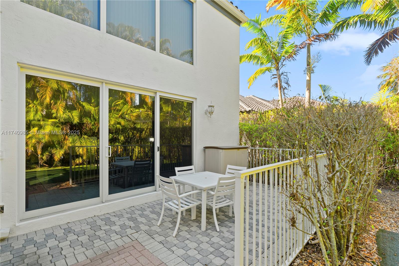 1113 SW 156th Ter Pembroke Pines, FL 33027