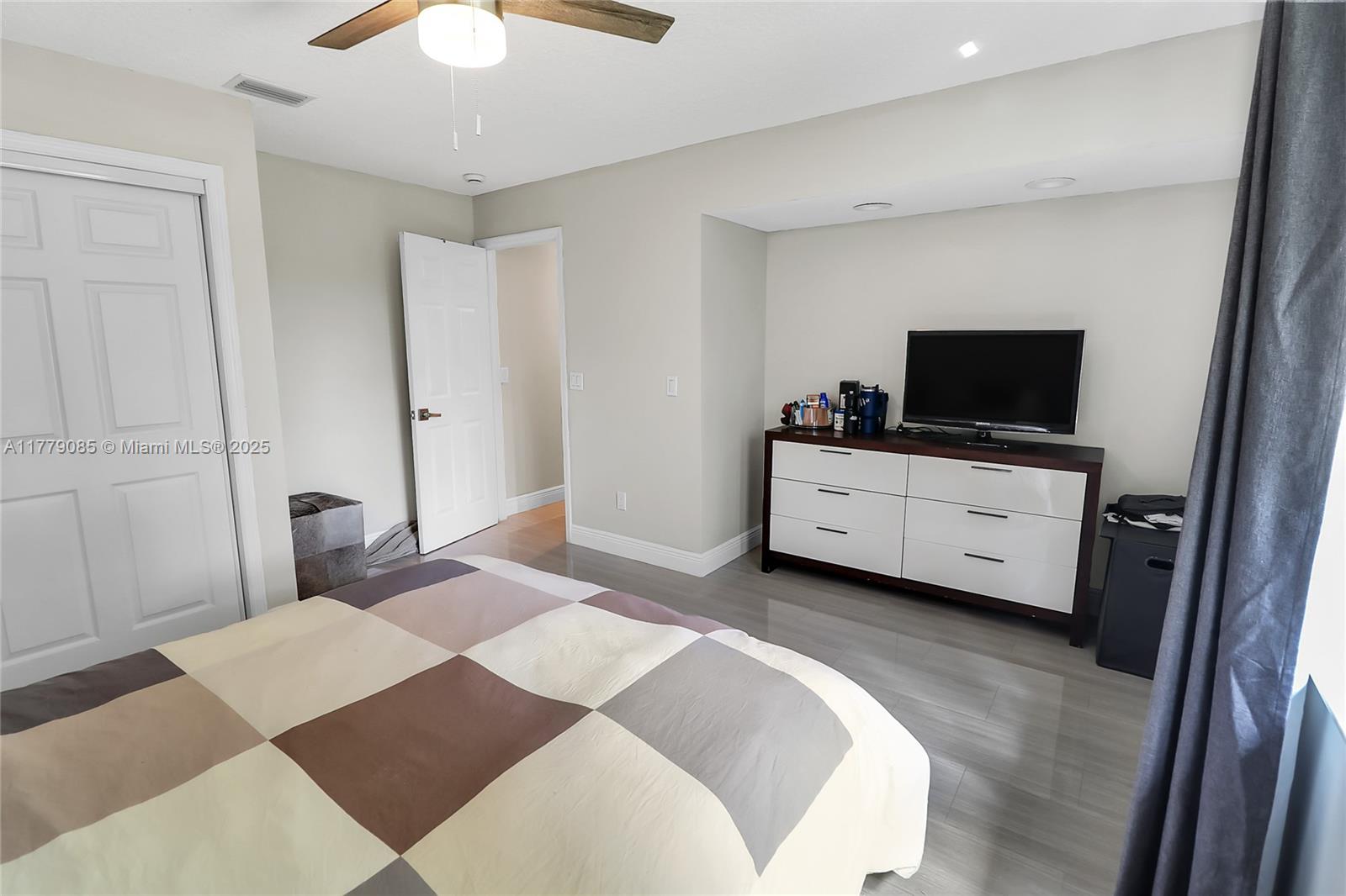 9620 NW 26th Ct Cooper City, FL 33024