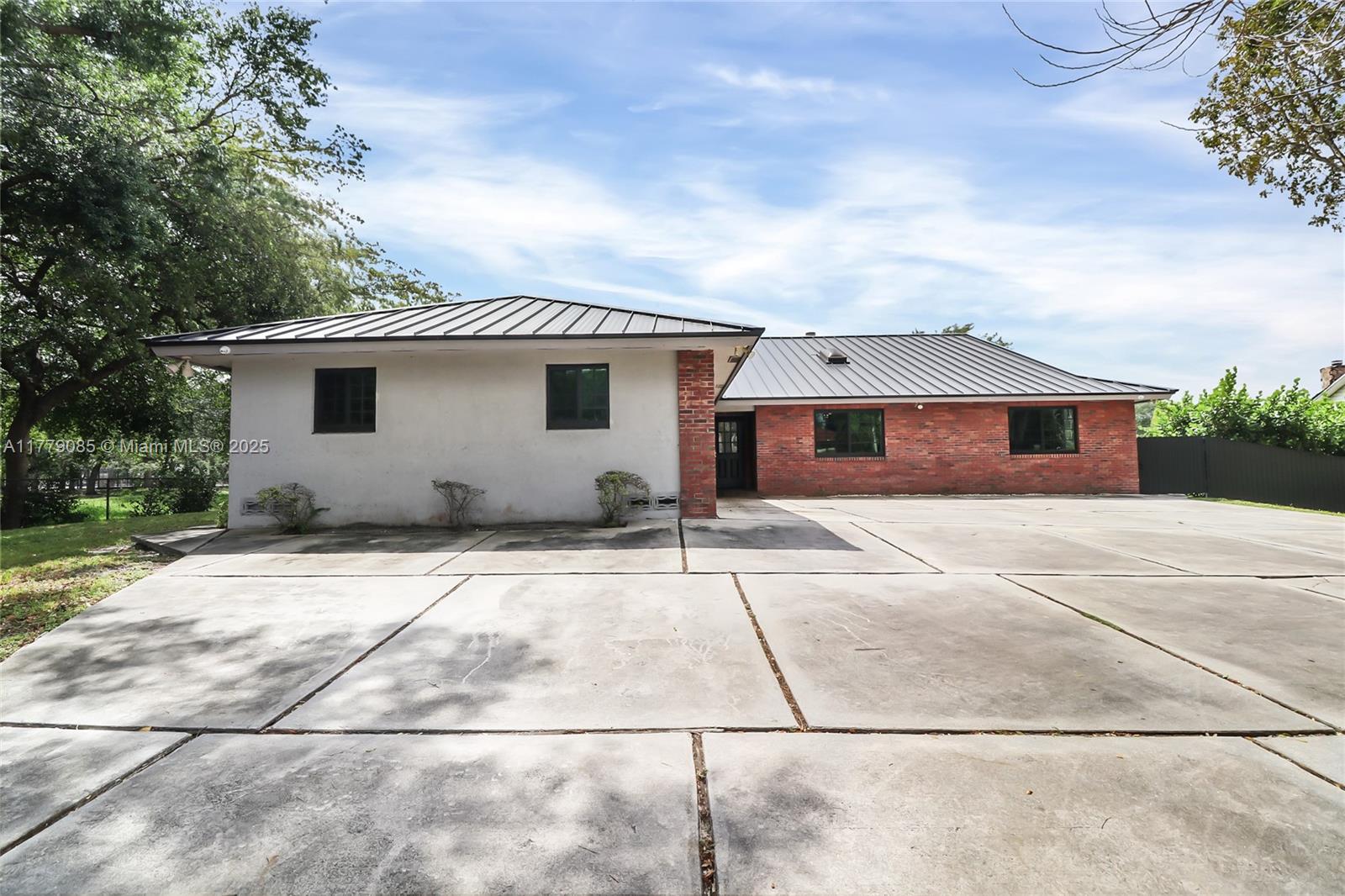 9620 NW 26th Ct Cooper City, FL 33024