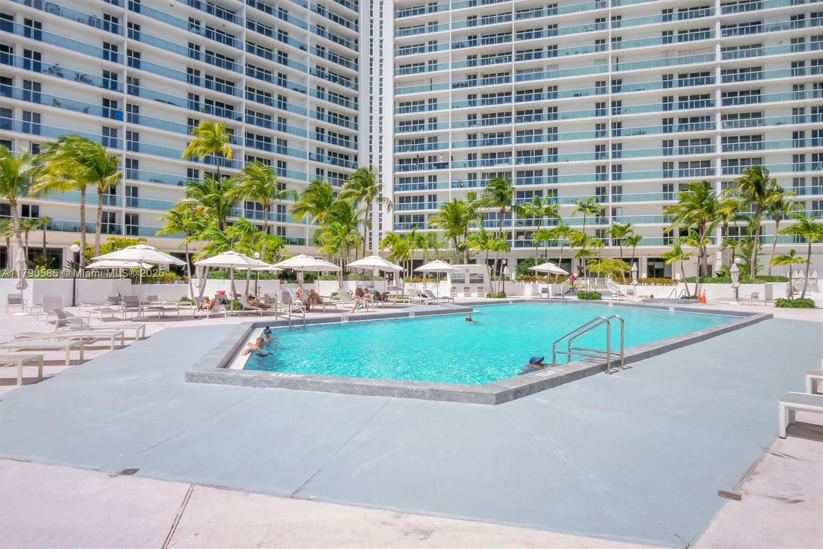 image Arlen House East Condo31