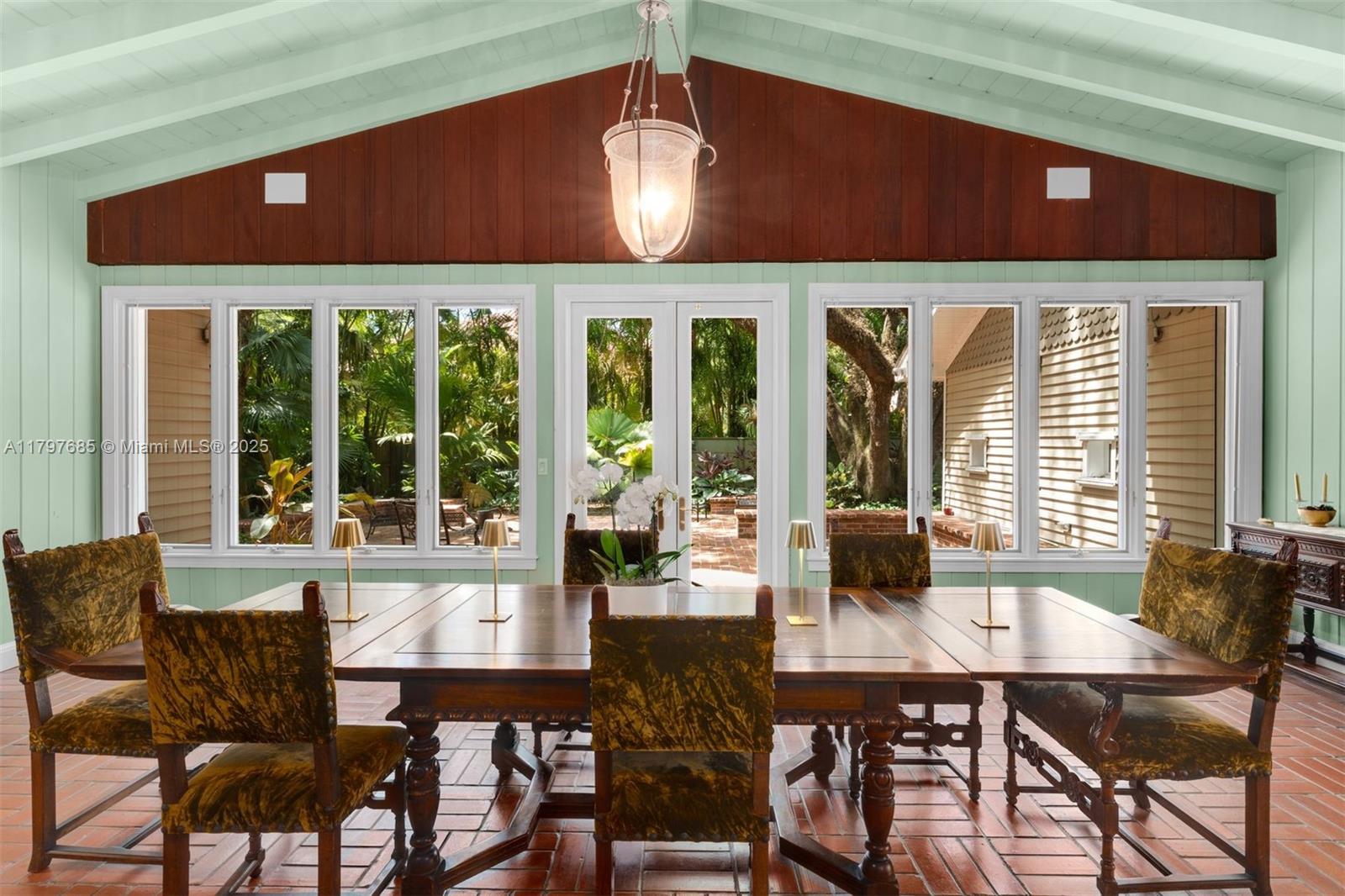 7400 SW 47th Ct Miami, FL 33143