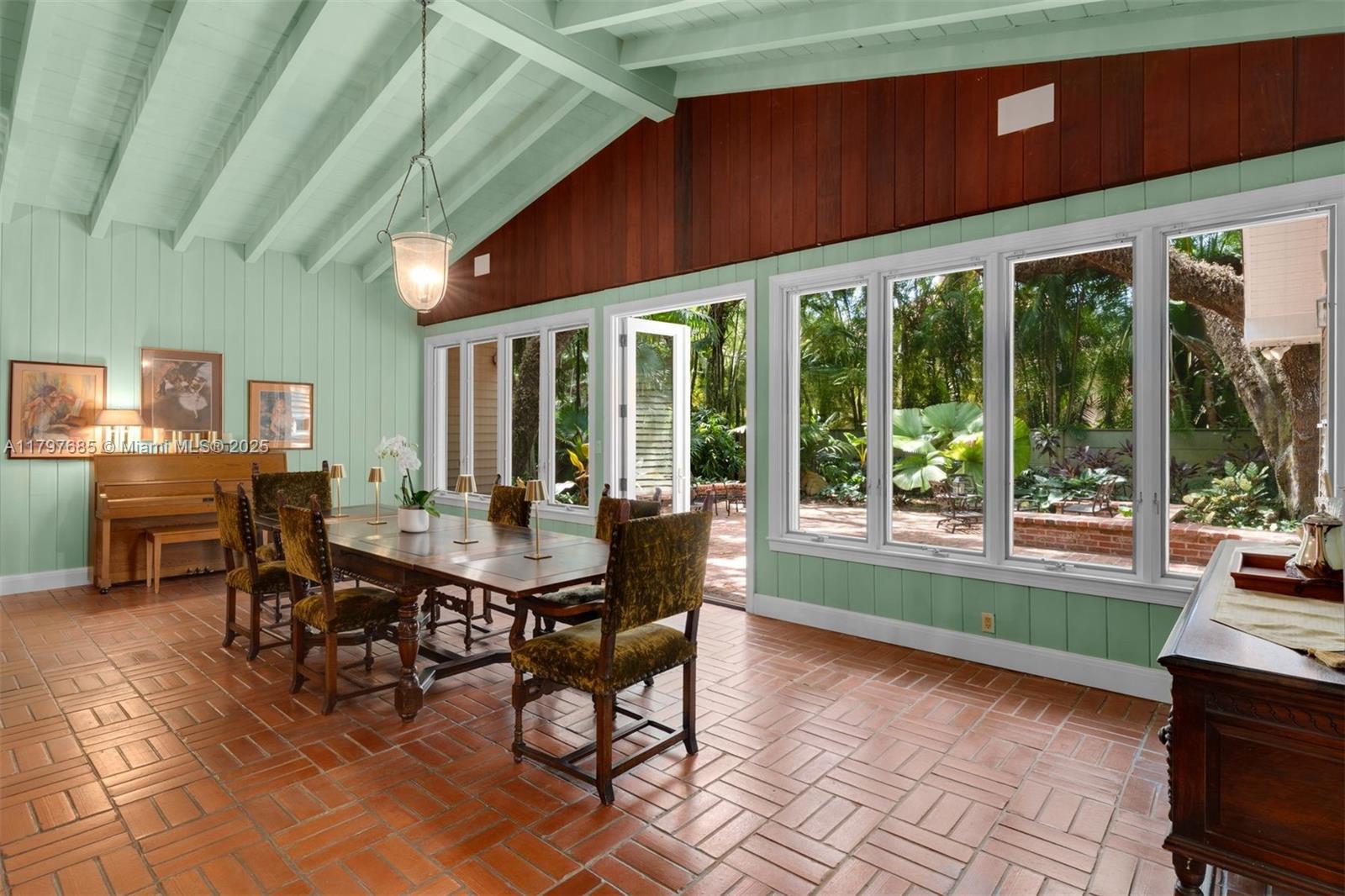 7400 SW 47th Ct Miami, FL 33143