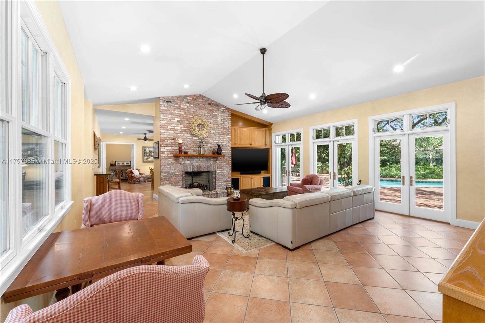 7400 SW 47th Ct Miami, FL 33143