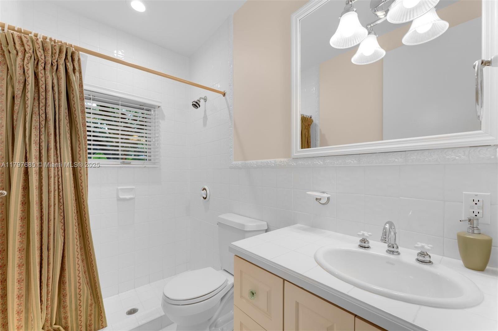 7400 SW 47th Ct Miami, FL 33143