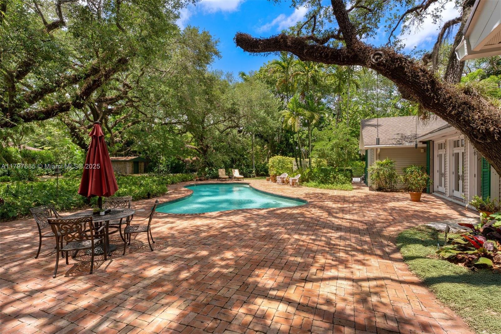 7400 SW 47th Ct Miami, FL 33143