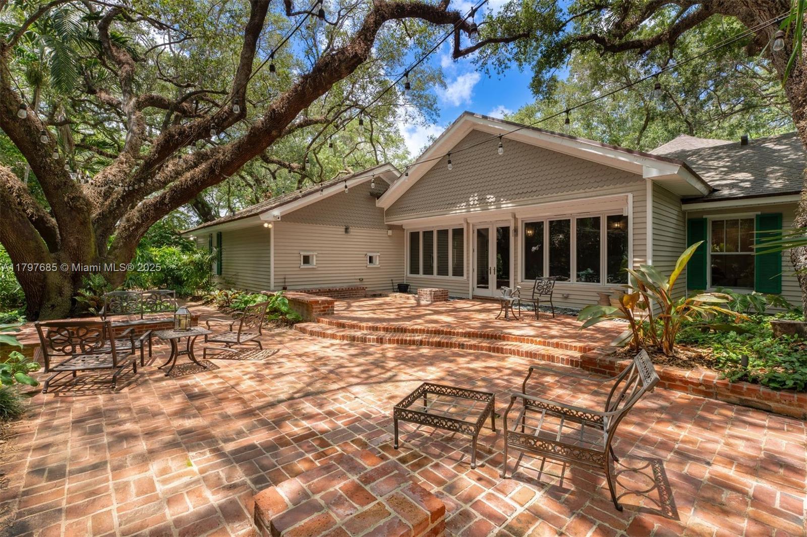 7400 SW 47th Ct Miami, FL 33143