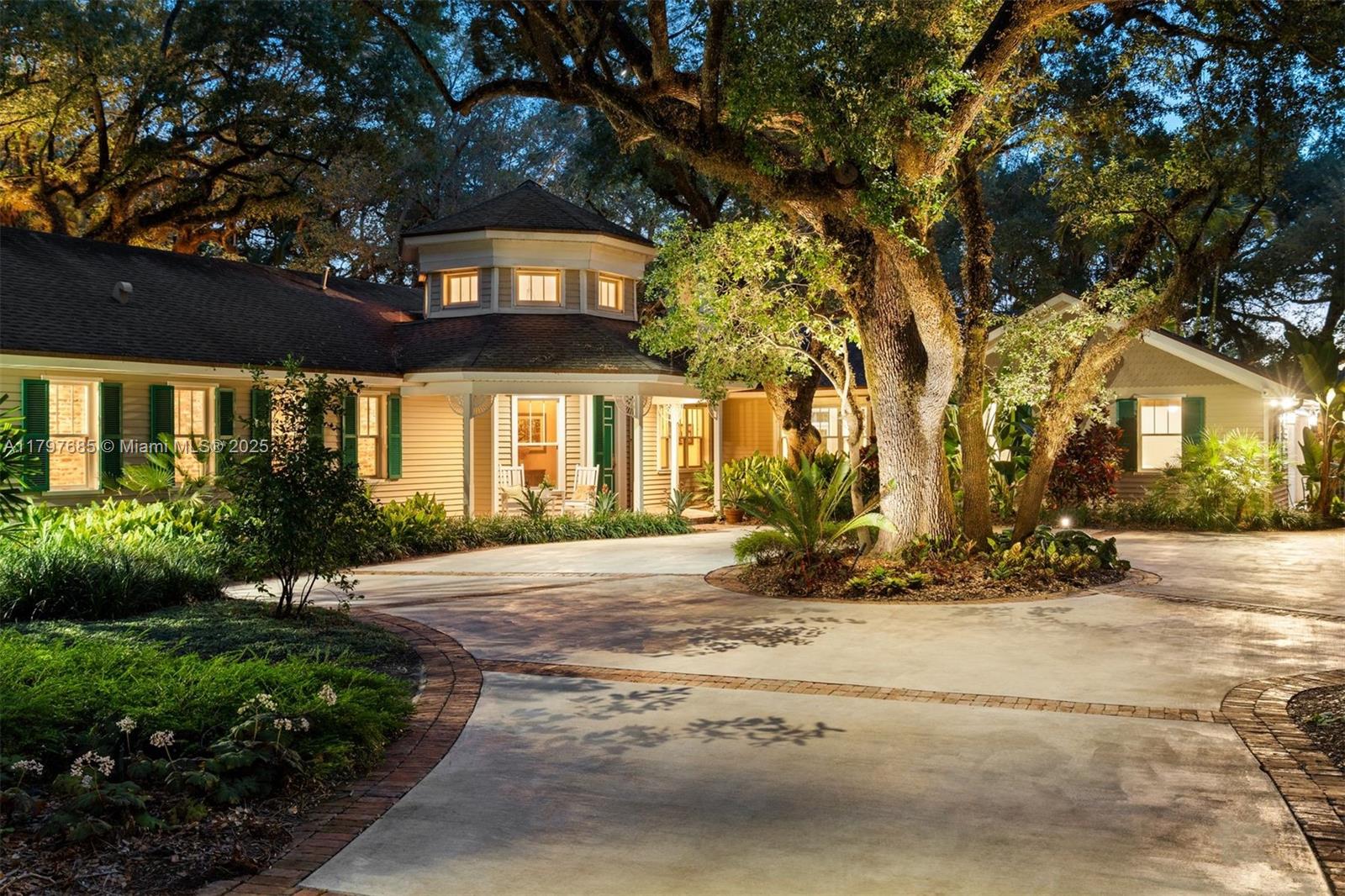 7400 SW 47th Ct Miami, FL 33143