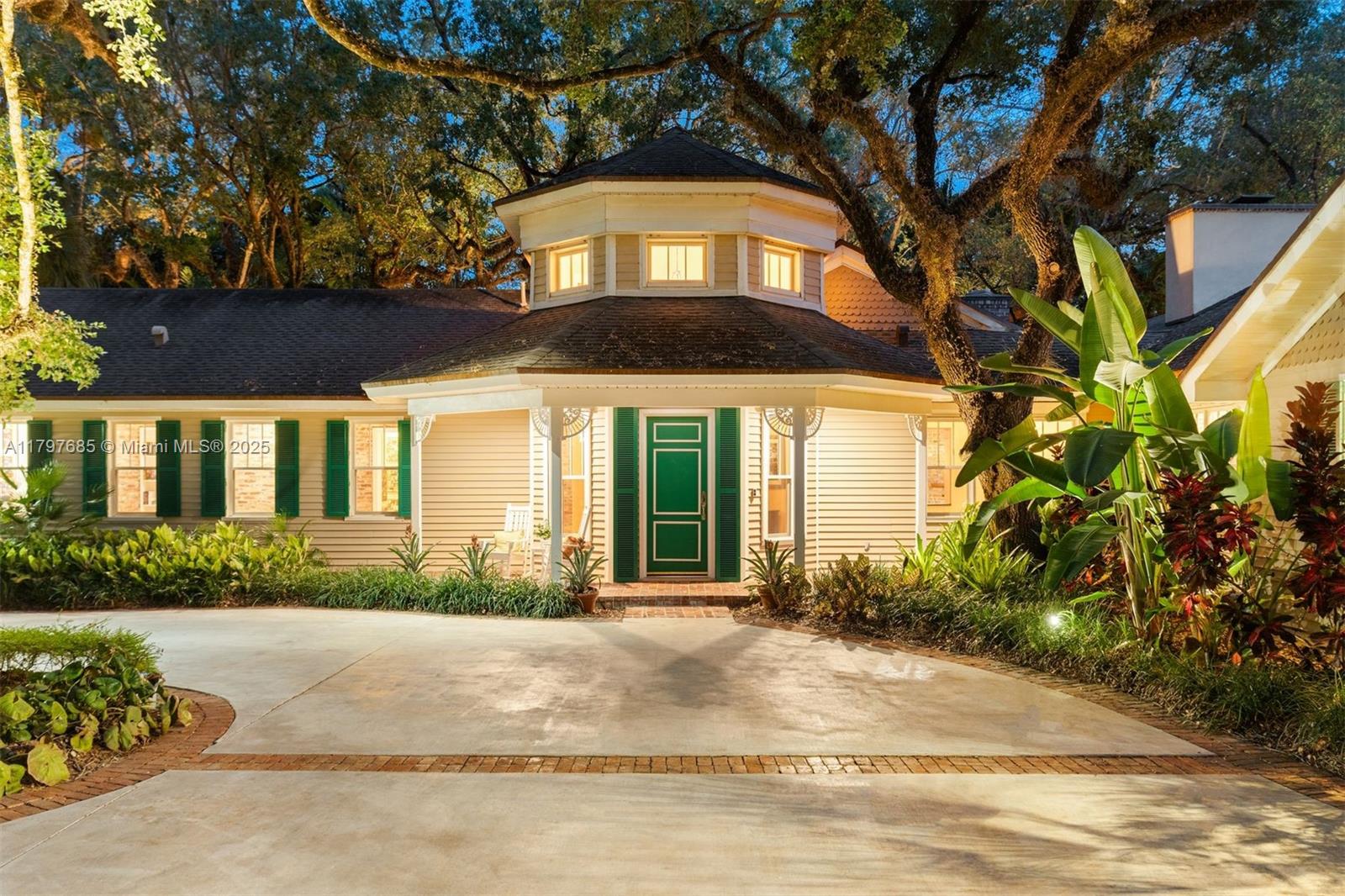 7400 SW 47th Ct Miami, FL 33143