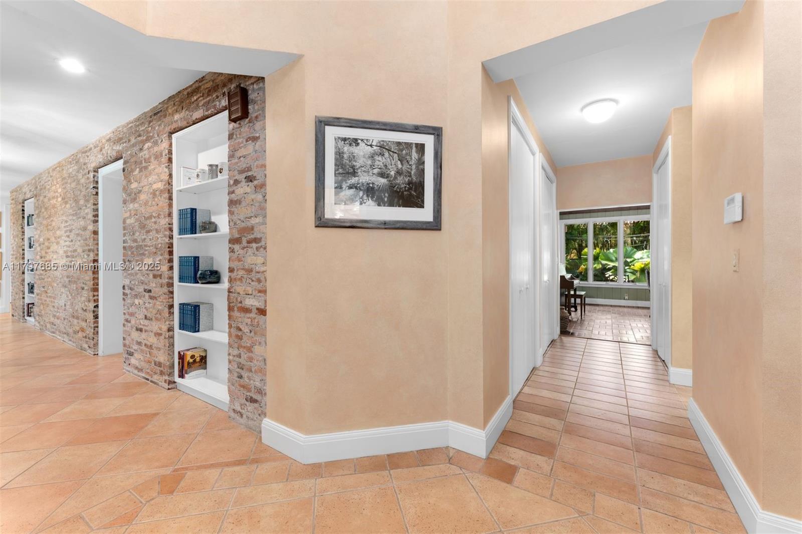 7400 SW 47th Ct Miami, FL 33143