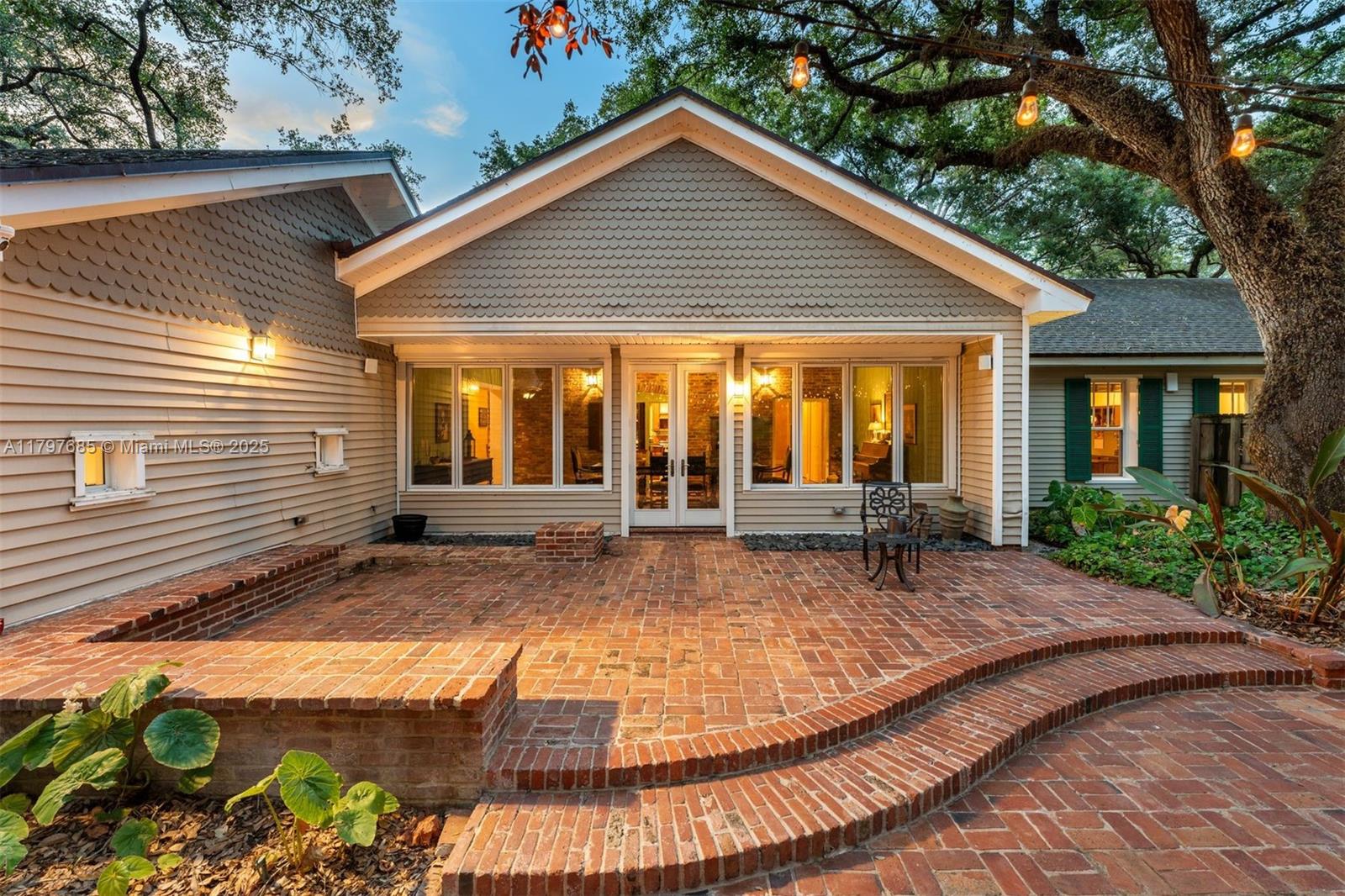 7400 SW 47th Ct Miami, FL 33143