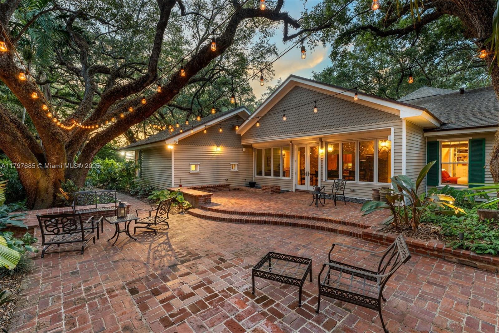 7400 SW 47th Ct Miami, FL 33143