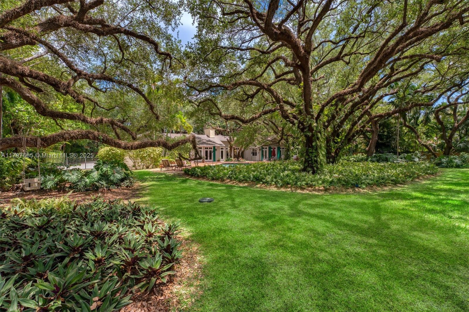 7400 SW 47th Ct Miami, FL 33143