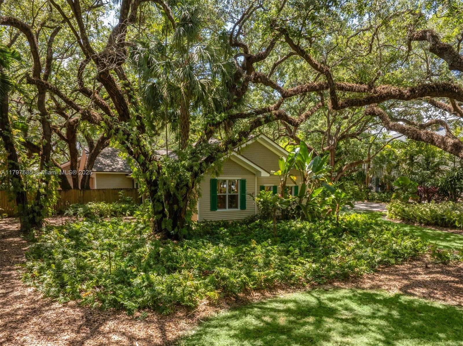 7400 SW 47th Ct Miami, FL 33143