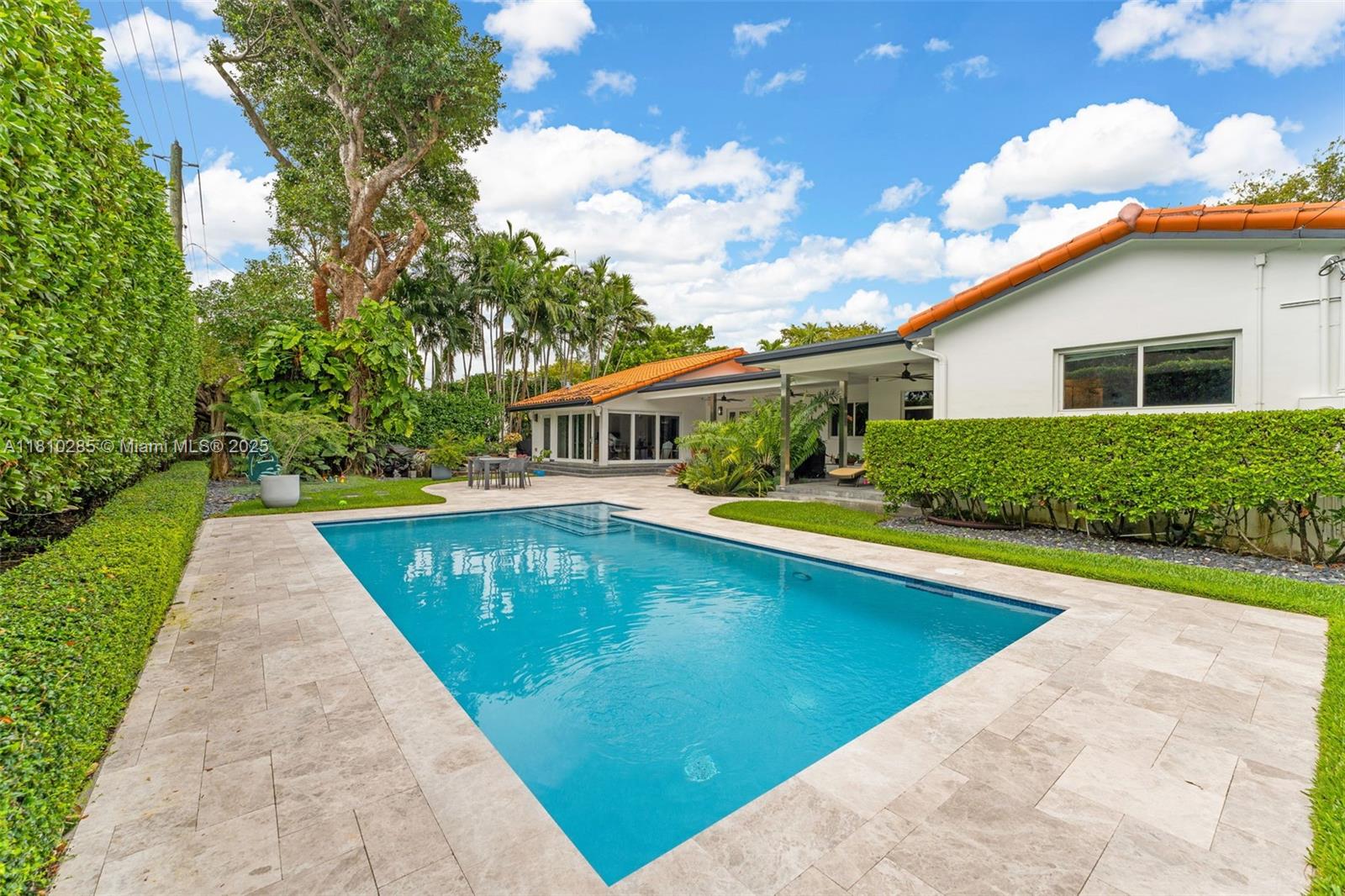 259 E Shore Dr Miami, FL 33133