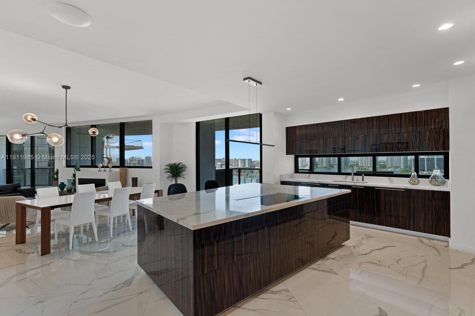 image Porsche Design Tower10