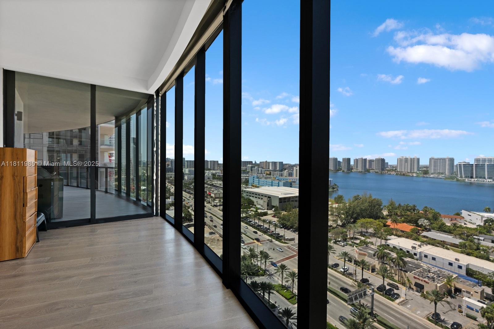 image Porsche Design Tower15