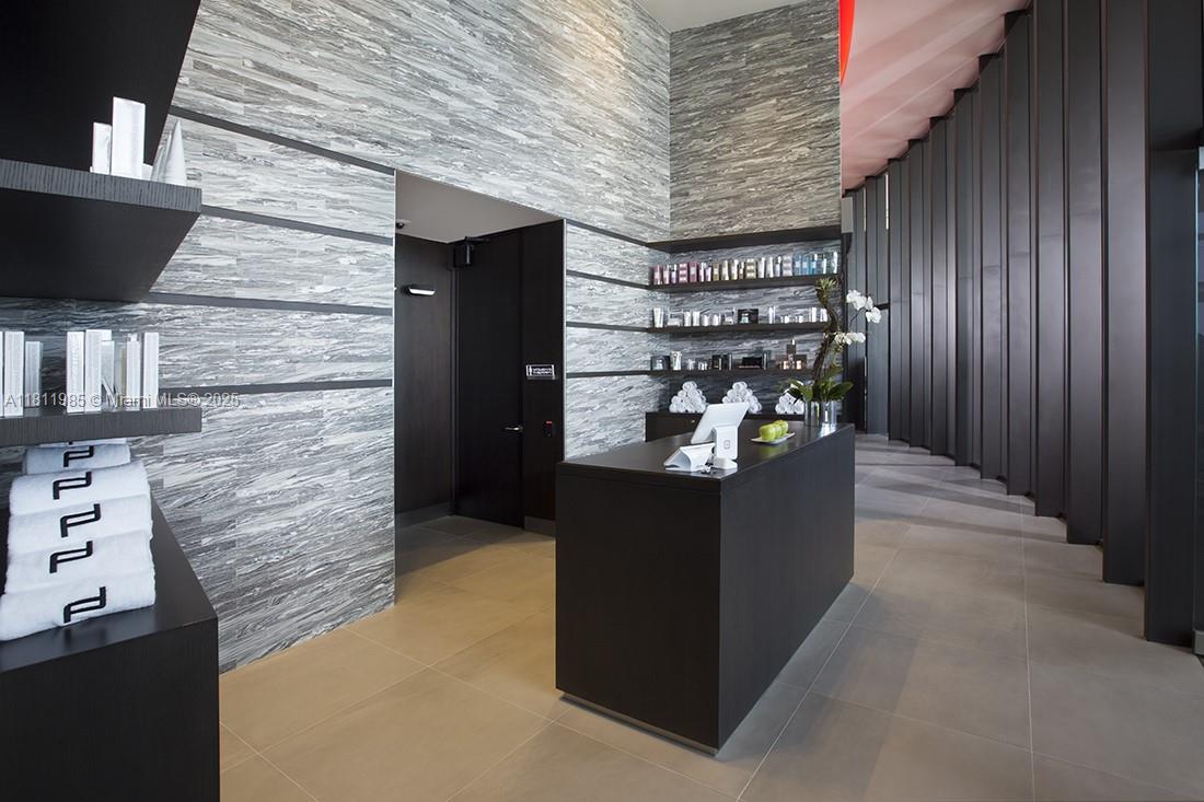 image Porsche Design Tower45