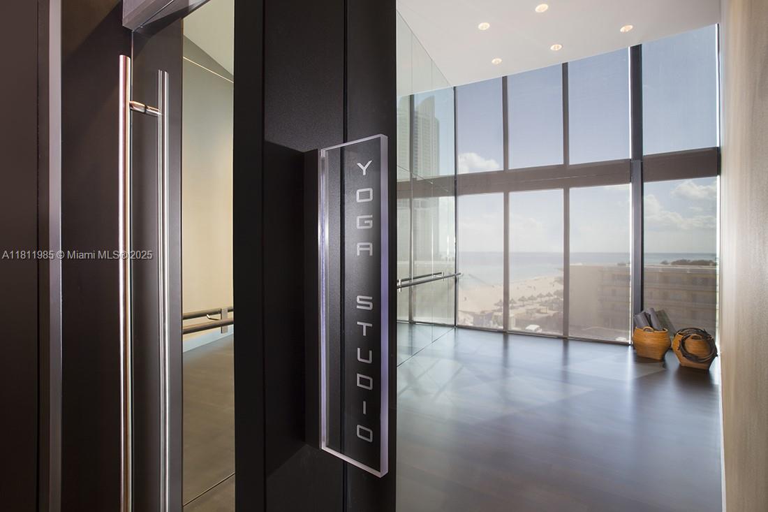 image Porsche Design Tower52