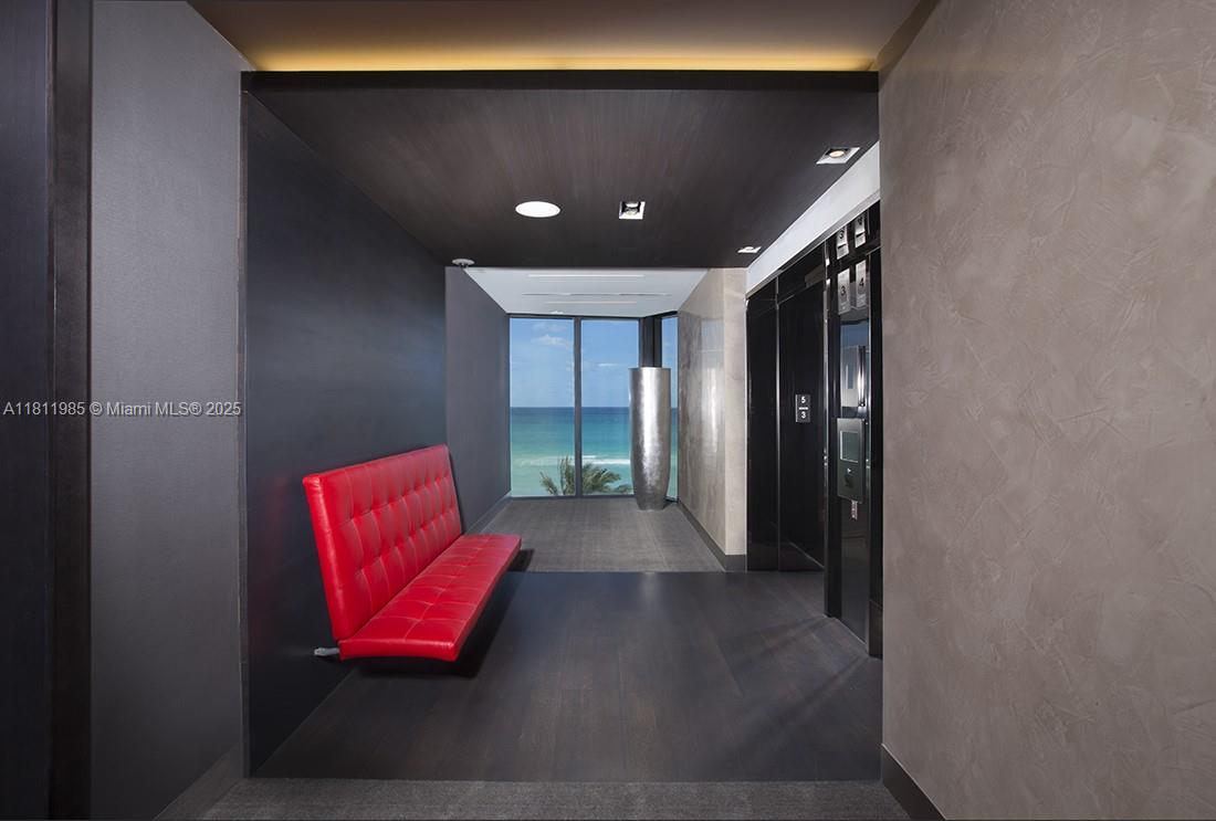 image Porsche Design Tower61