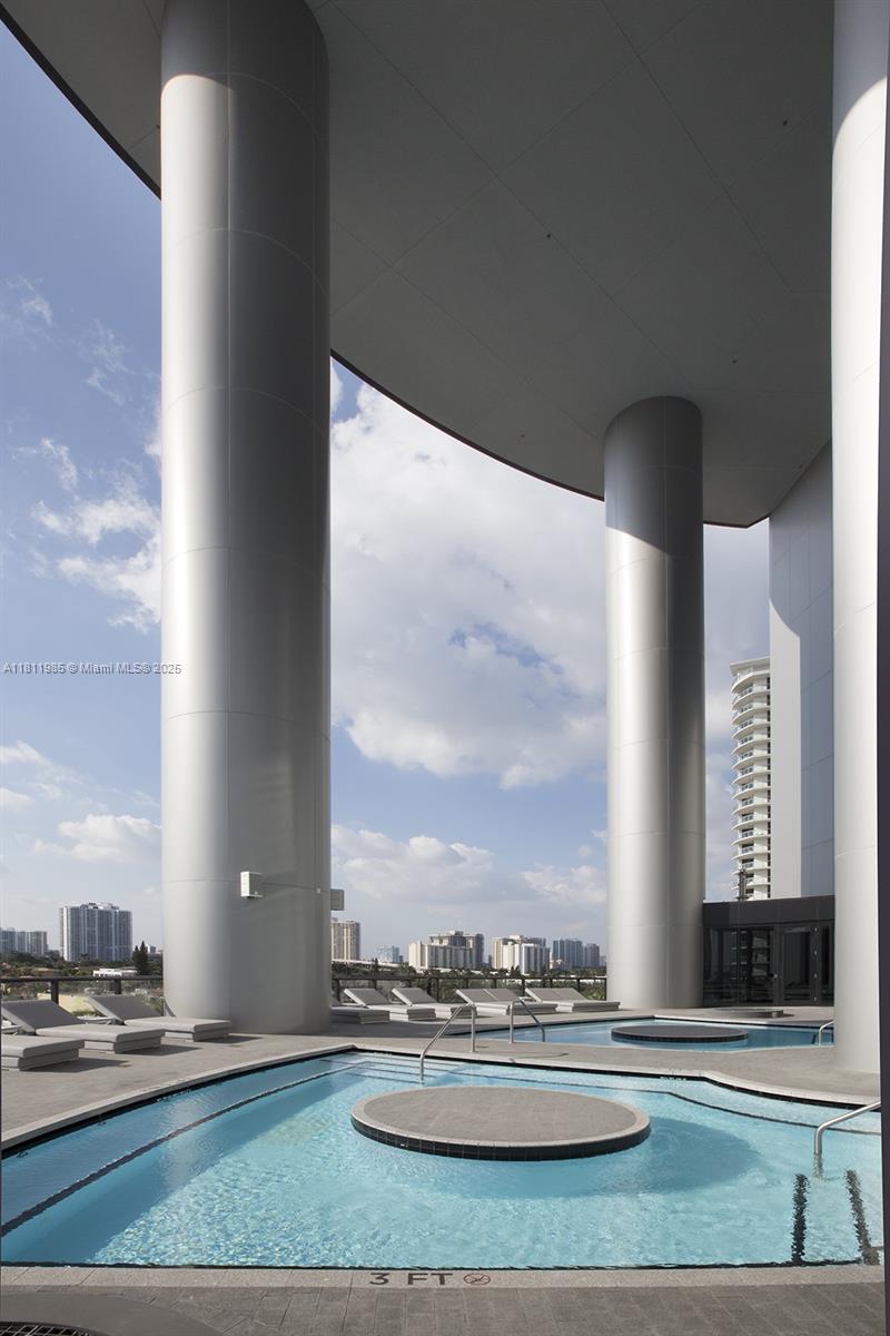 image Porsche Design Tower69
