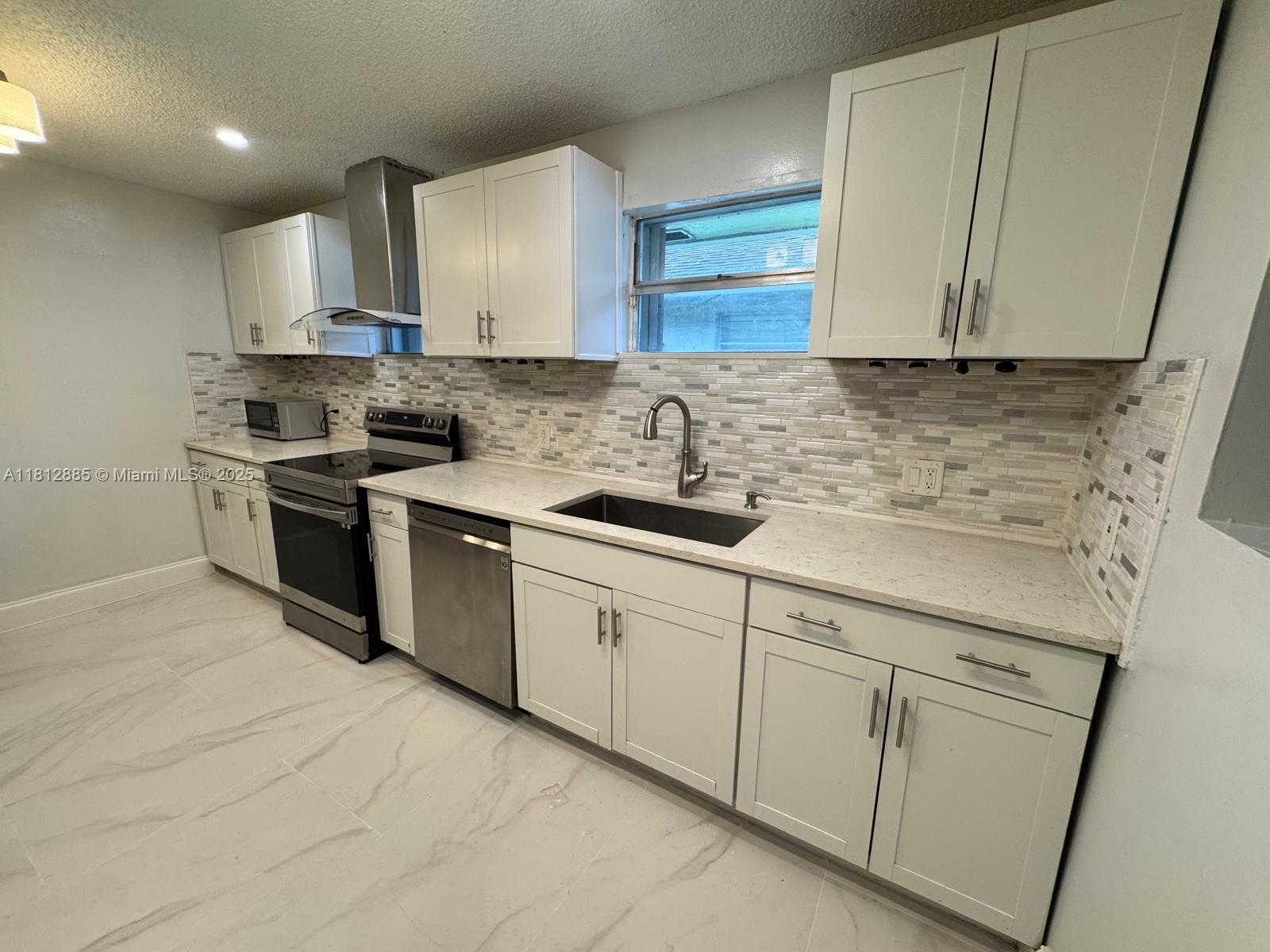 1651 Van Buren St,Hollywood, FL 33020