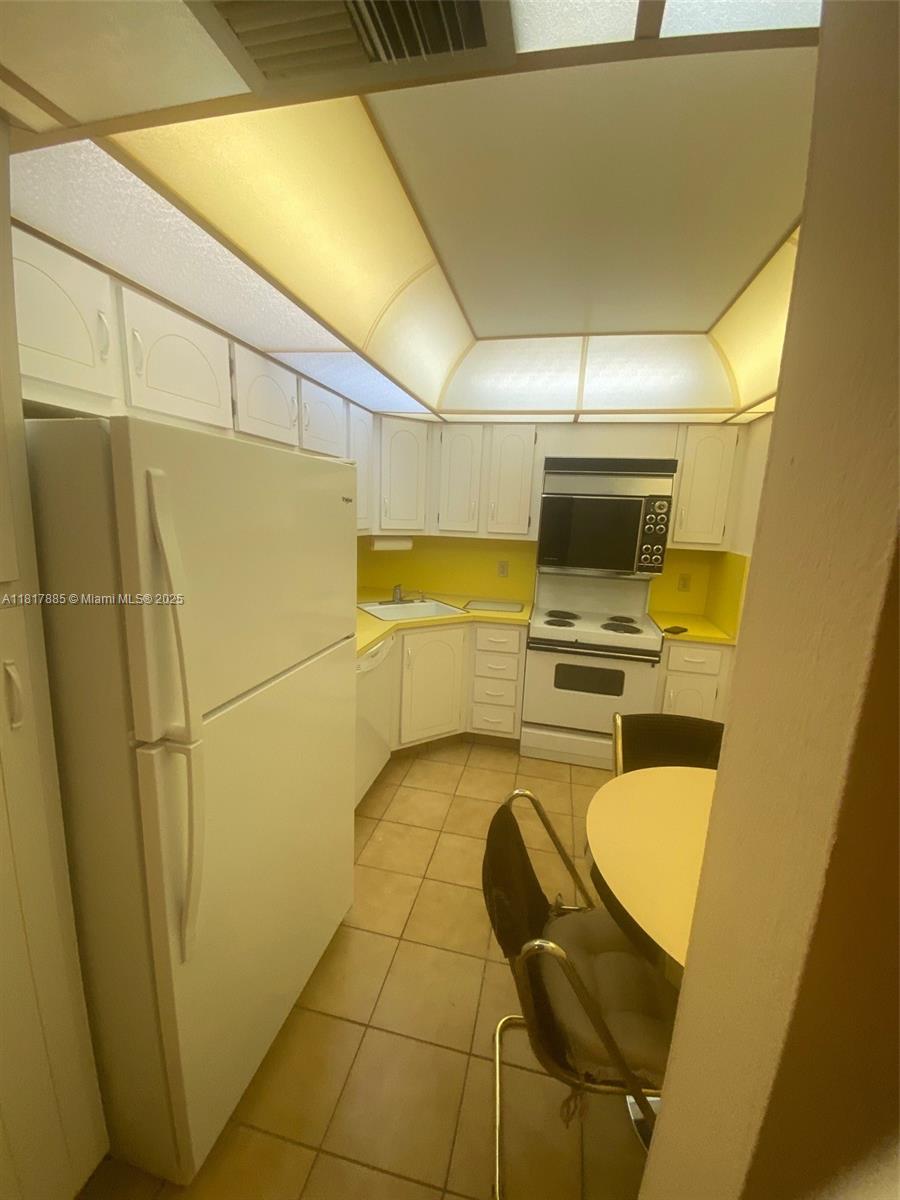 image Prince George Arms Condo15