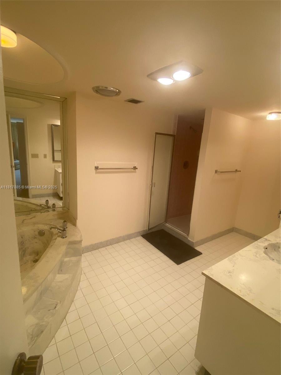 image Prince George Arms Condo22
