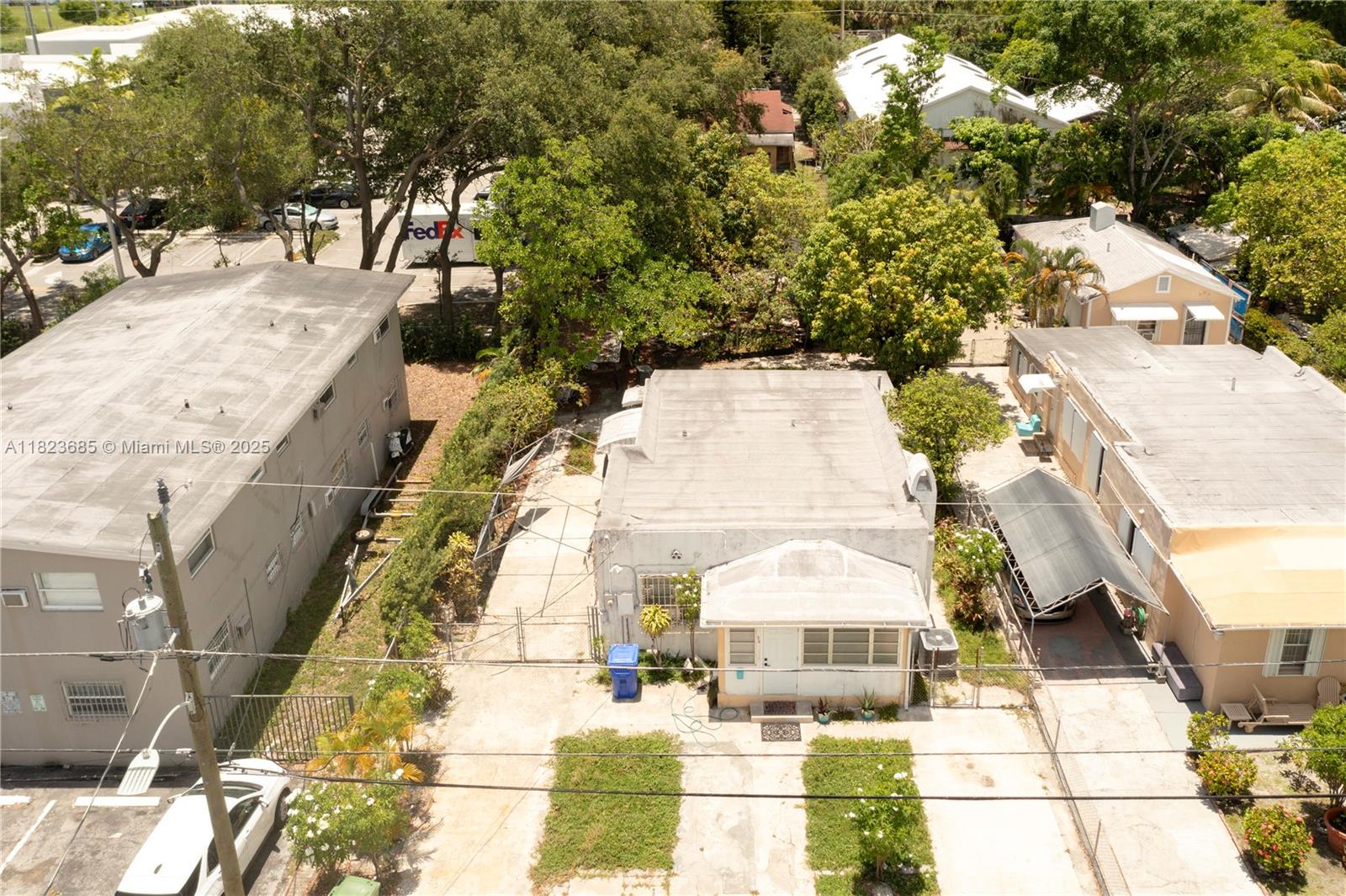 36 NW 32nd St Miami, FL 33127