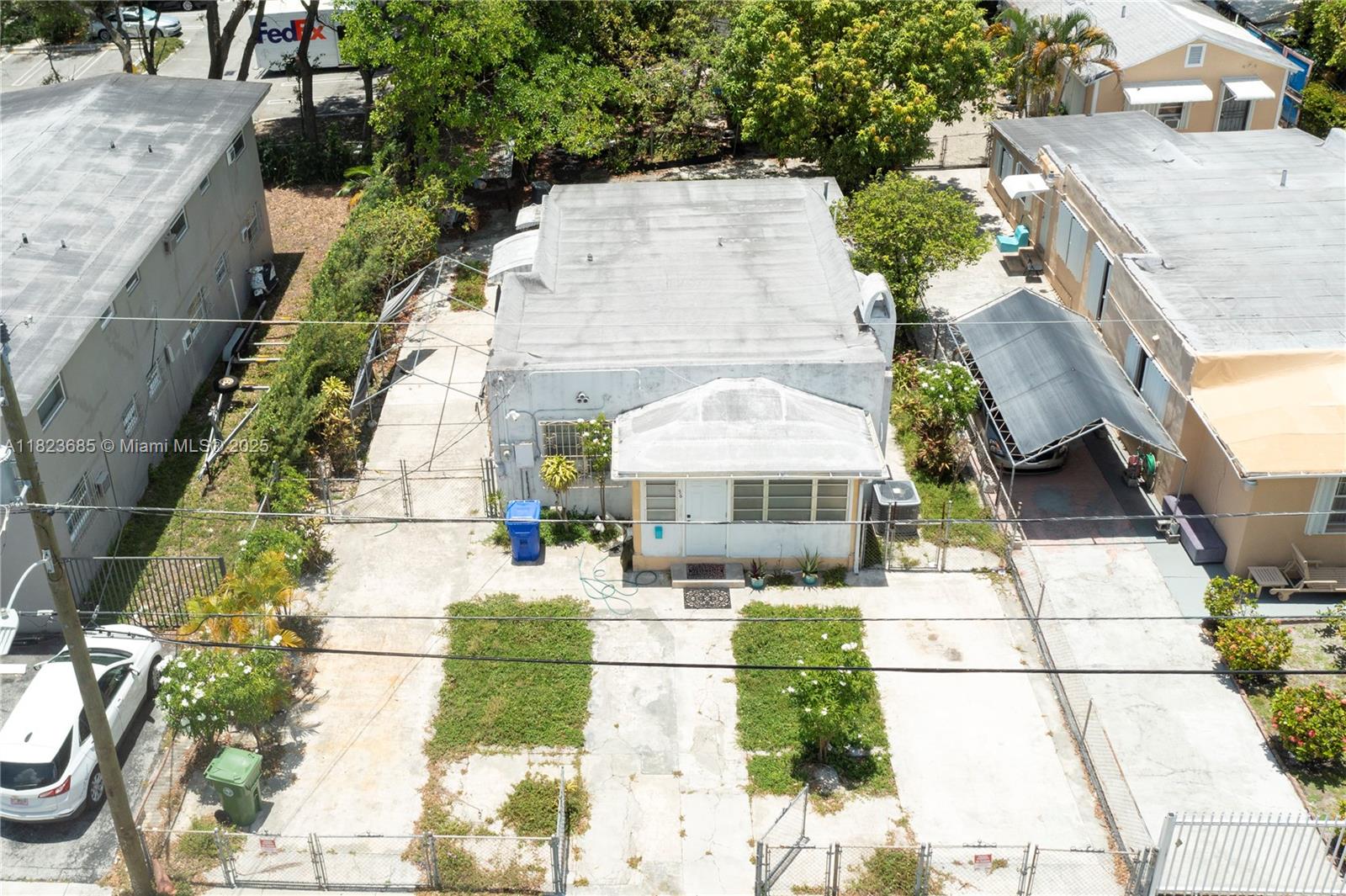36 NW 32nd St Miami, FL 33127