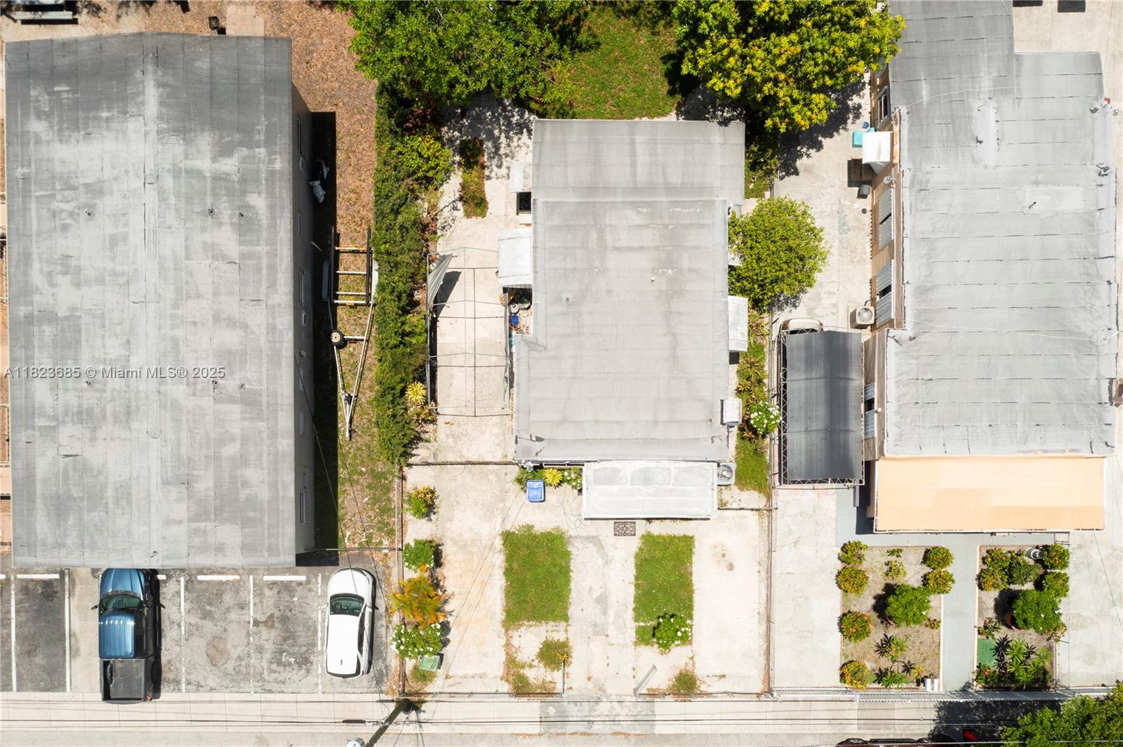 36 NW 32nd St Miami, FL 33127