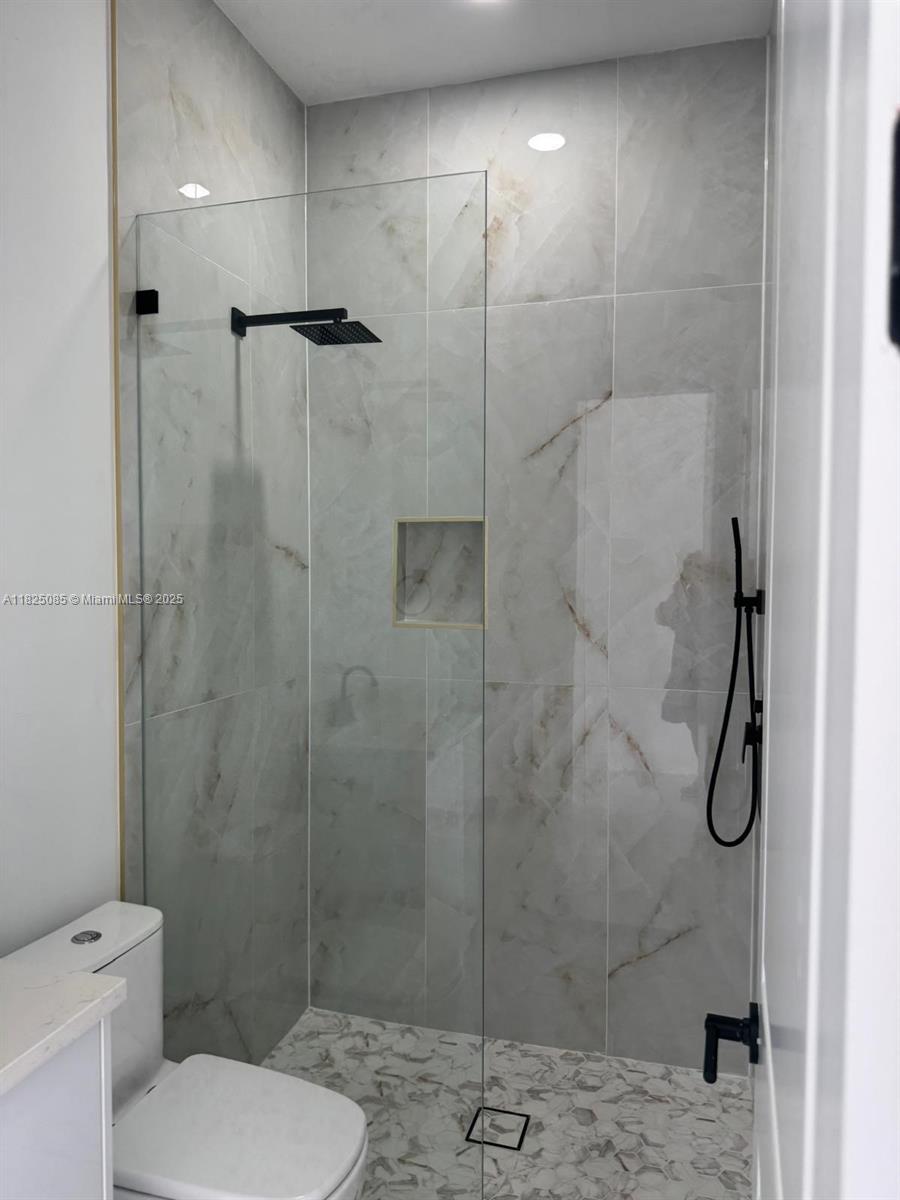 2807 Leeland Ht Blvd #B Lehigh Acres, FL 33993 2807 Leeland Ht Blvd #B Lehigh Acres, FL 33993