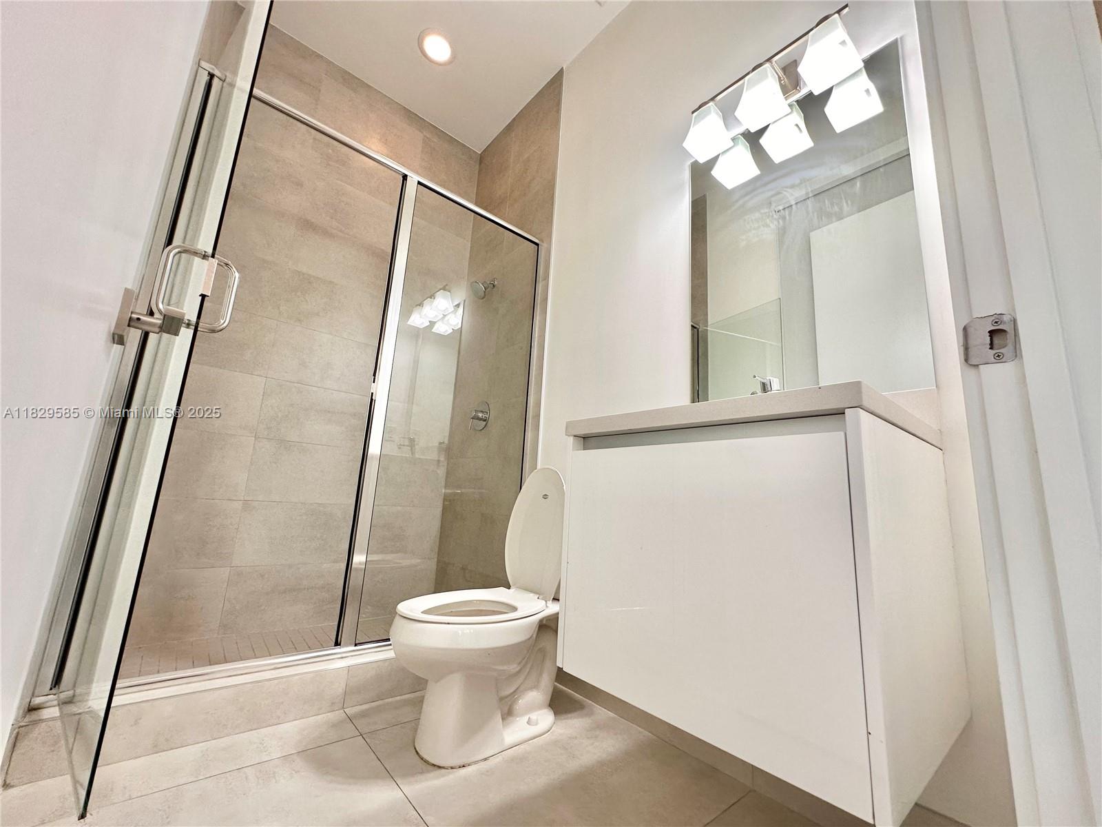 10258 NW 74th Ter Doral, FL 33178