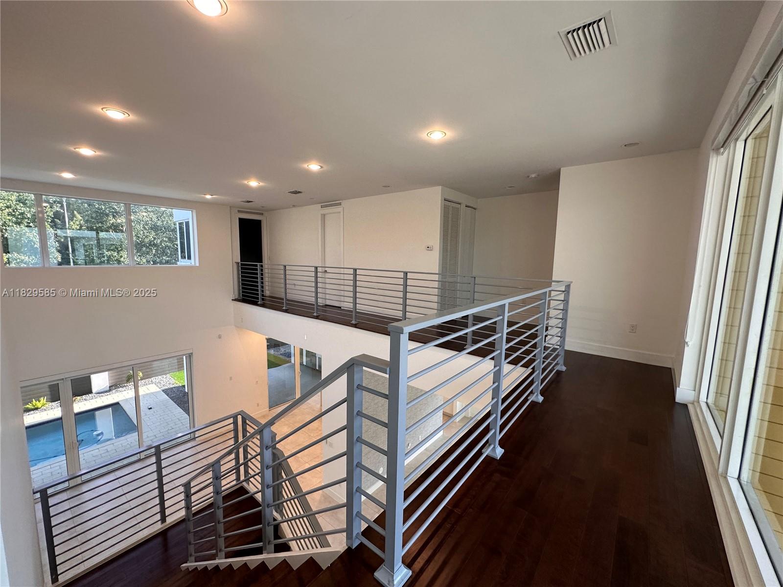 10258 NW 74th Ter Doral, FL 33178