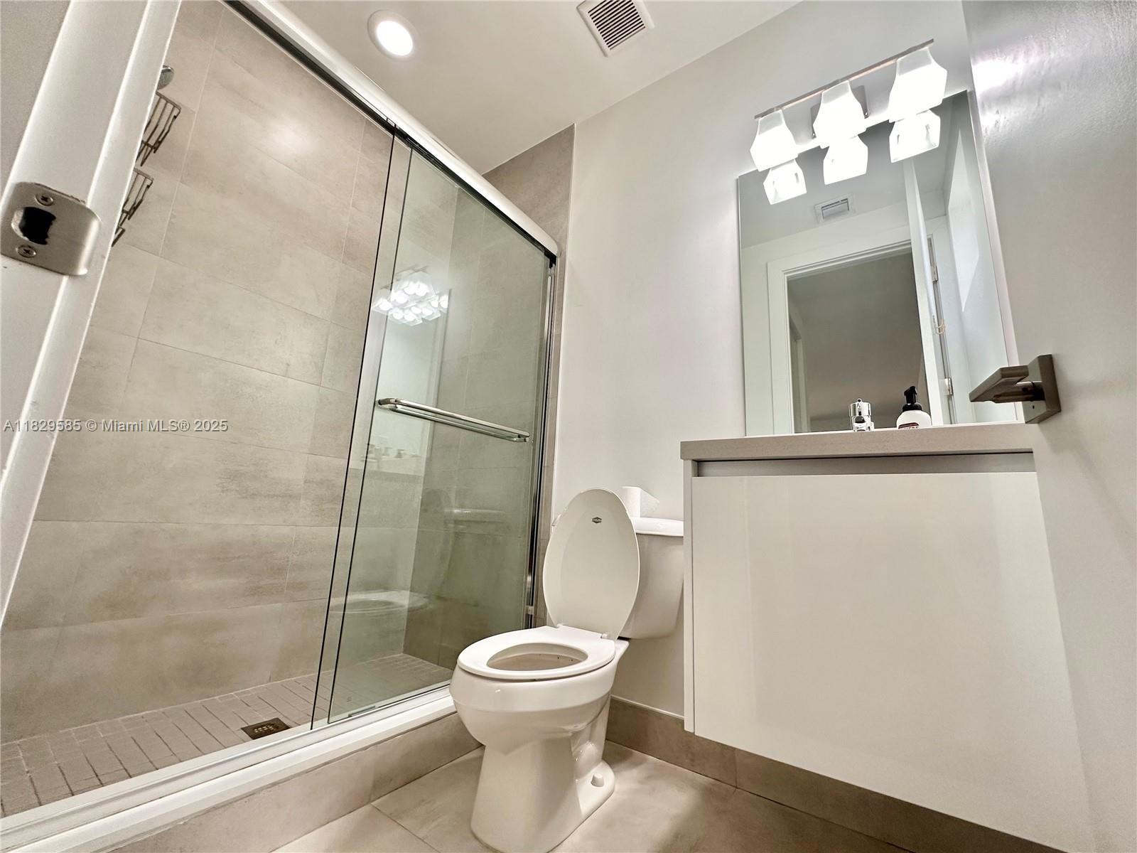 10258 NW 74th Ter Doral, FL 33178